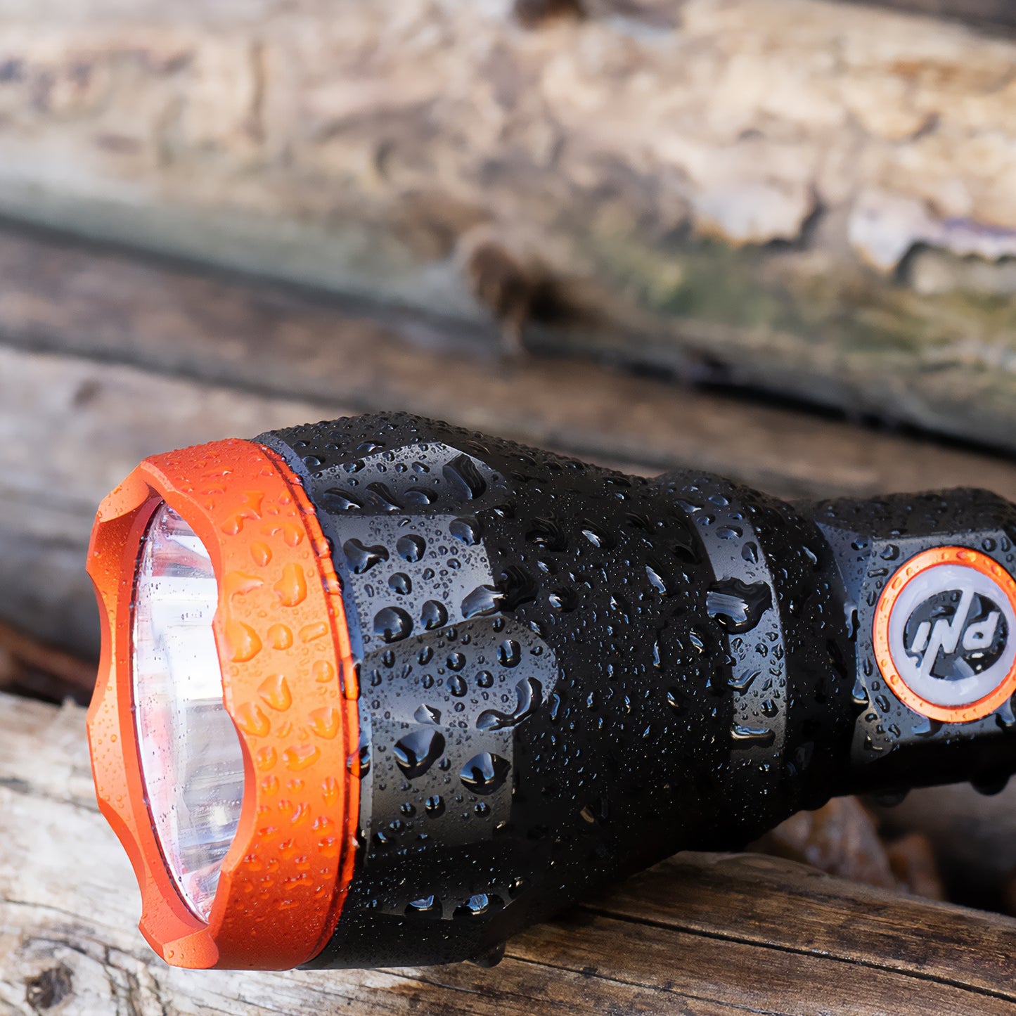 Lanterna PNI Adventure F550 Crystal LED, 10W, din aluminiu, 2500lm, pana la 700m, IPX6, acumulator 4000mAh inclus, incarcare prin USB Type-C