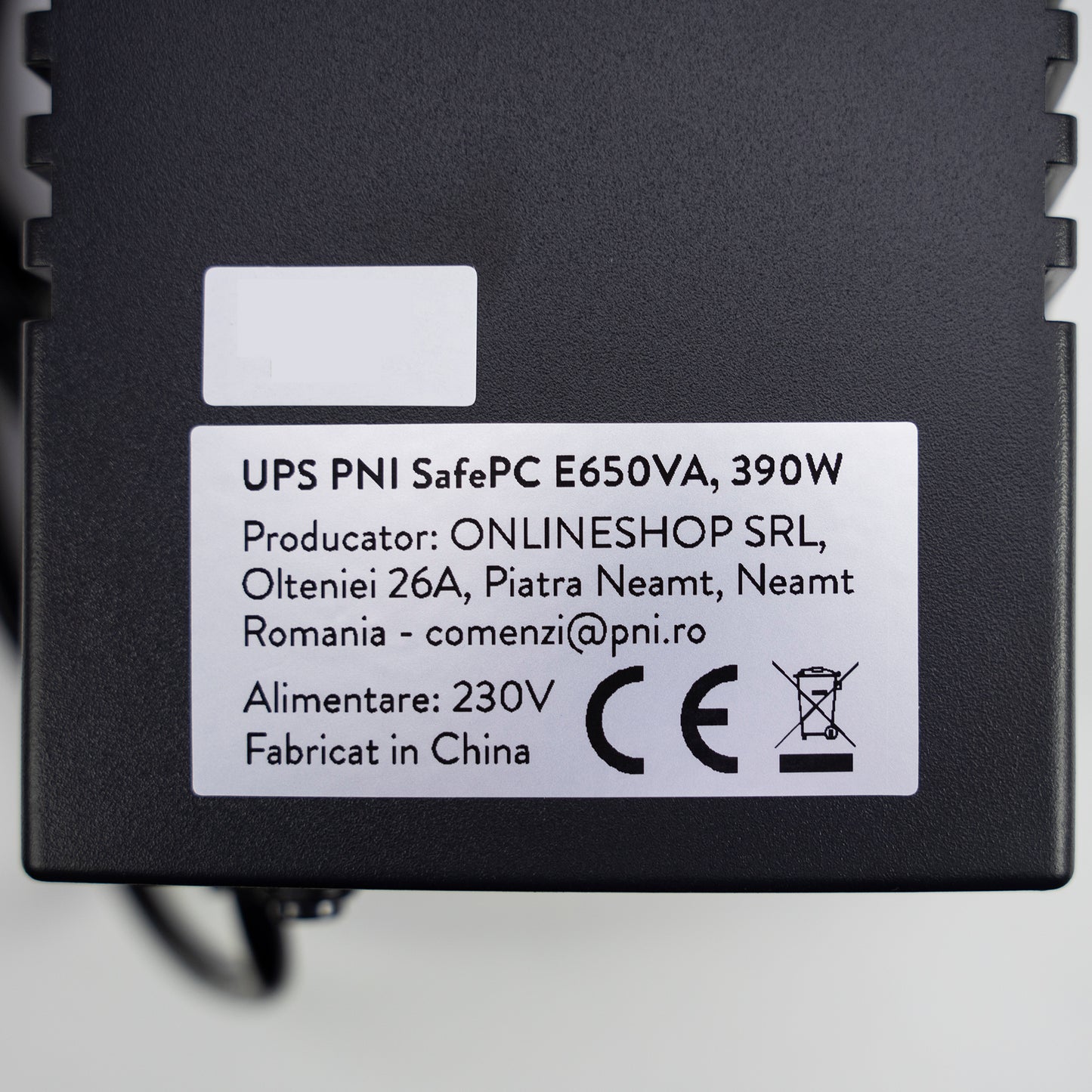UPS PNI SafePC E650VA, putere 390W, 1.8A, iesire 2 x 230V, ecran LCD acumulator 7.2A inclus