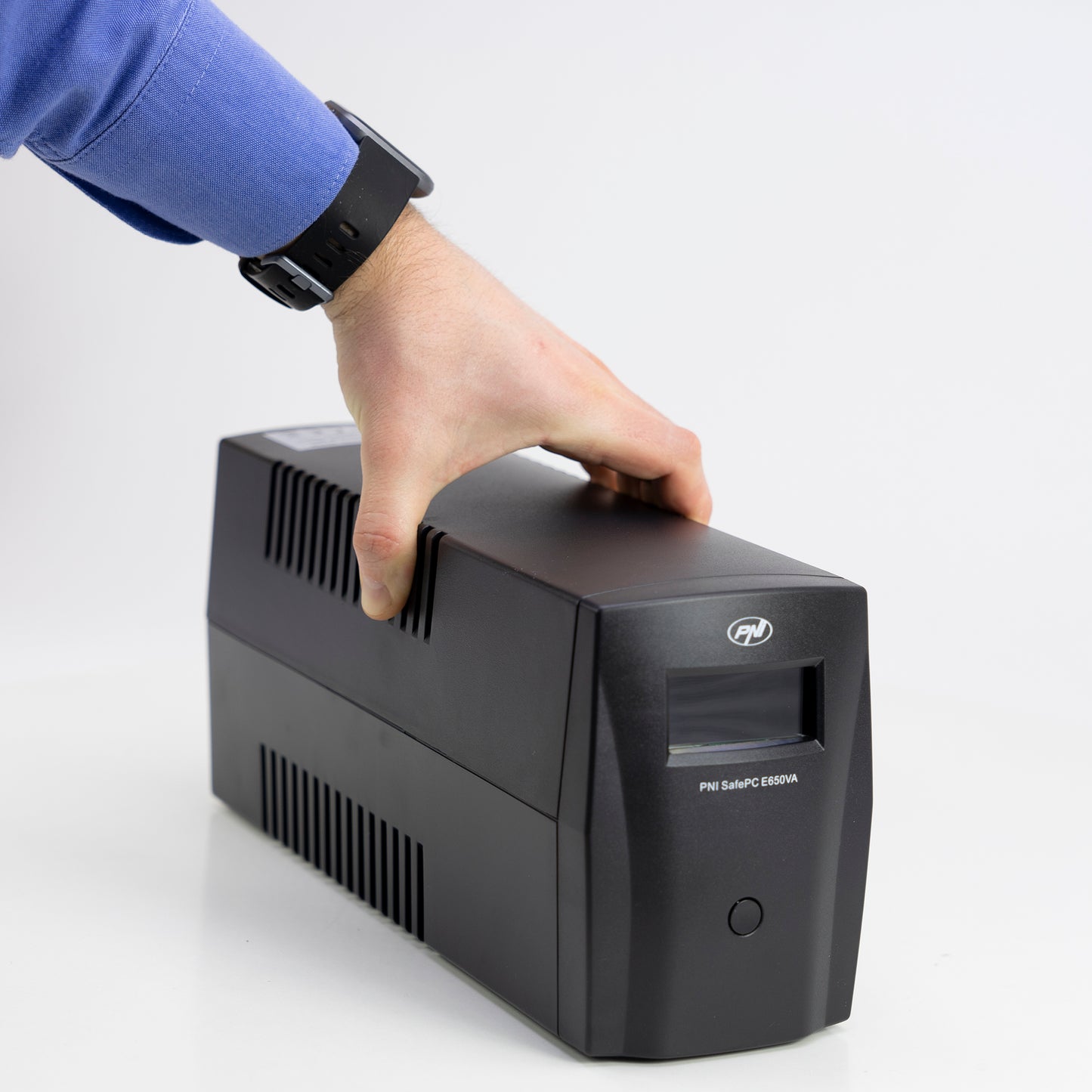 UPS PNI SafePC E650VA, putere 390W, 1.8A, iesire 2 x 230V, ecran LCD acumulator 7.2A inclus