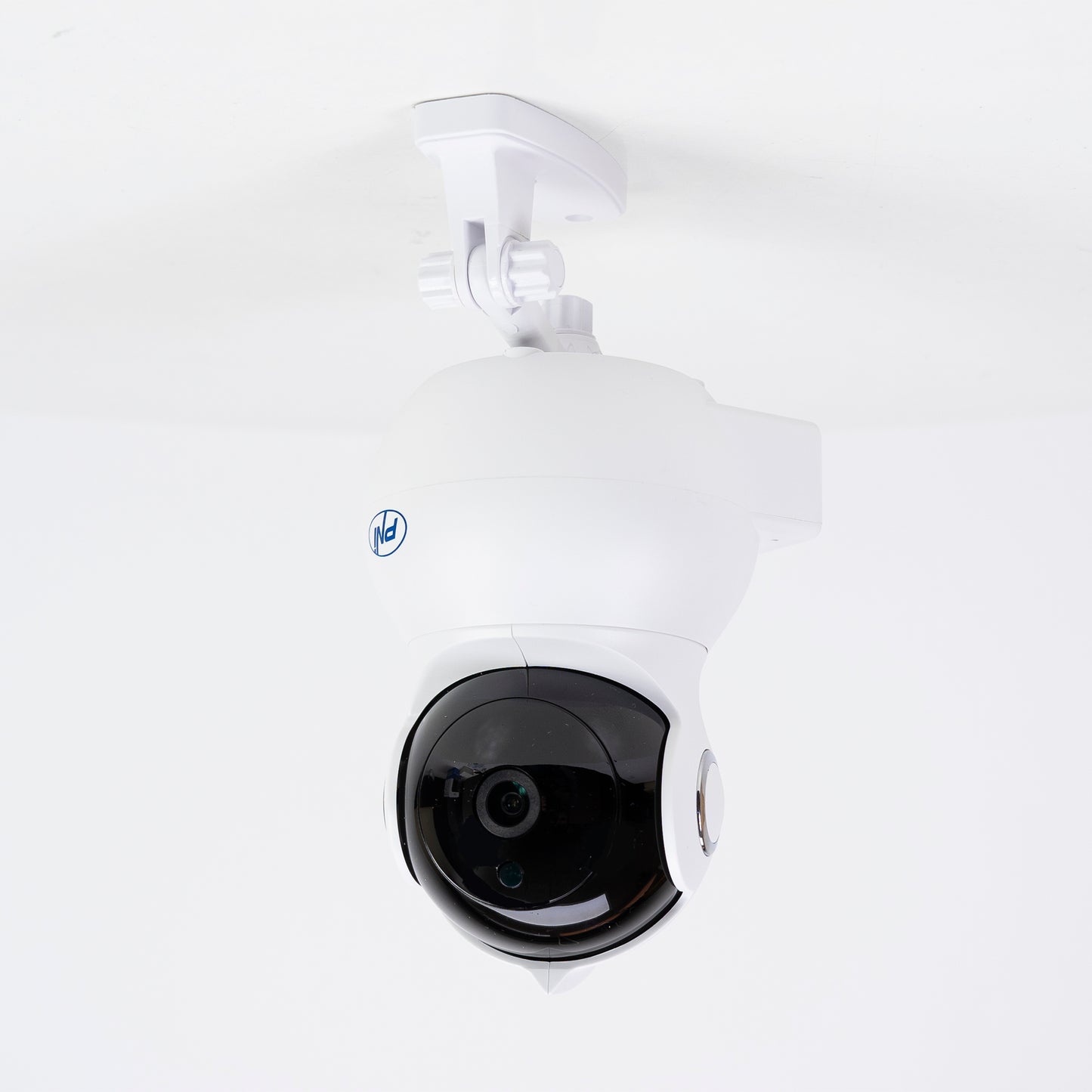 Set Camera supraveghere video PNI IP930W 1080P 2 MP cu IP P2P PTZ wireless card microSD 32Gb Inclus