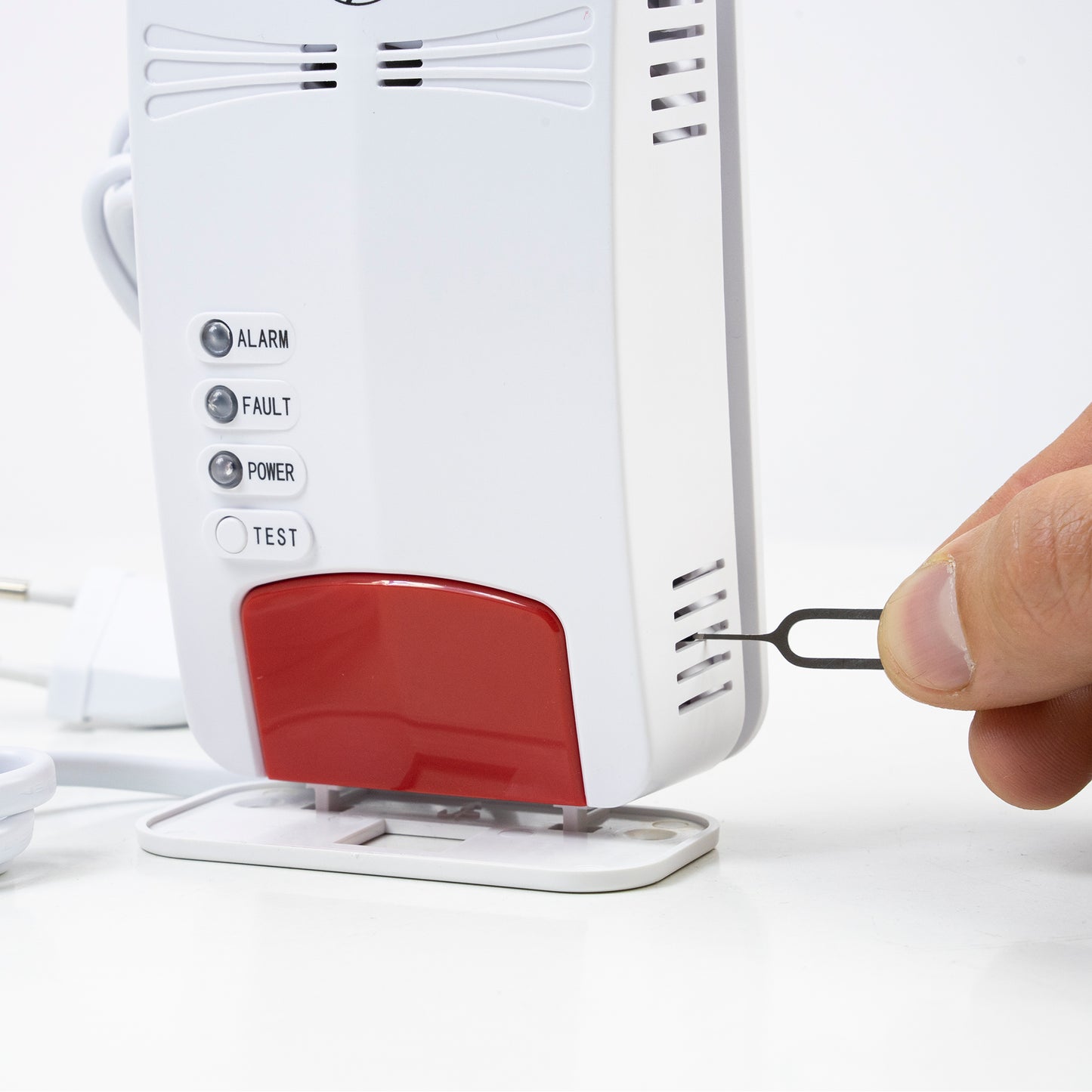 Kit senzor gaz inteligent si electrovalva PNI Safe House Smart Gas 300 WiFi cu alertare sonora, aplicatie de mobil Tuya Smart,  integrare in scenarii si automatizari smart cu alte produse compatibile Tuya