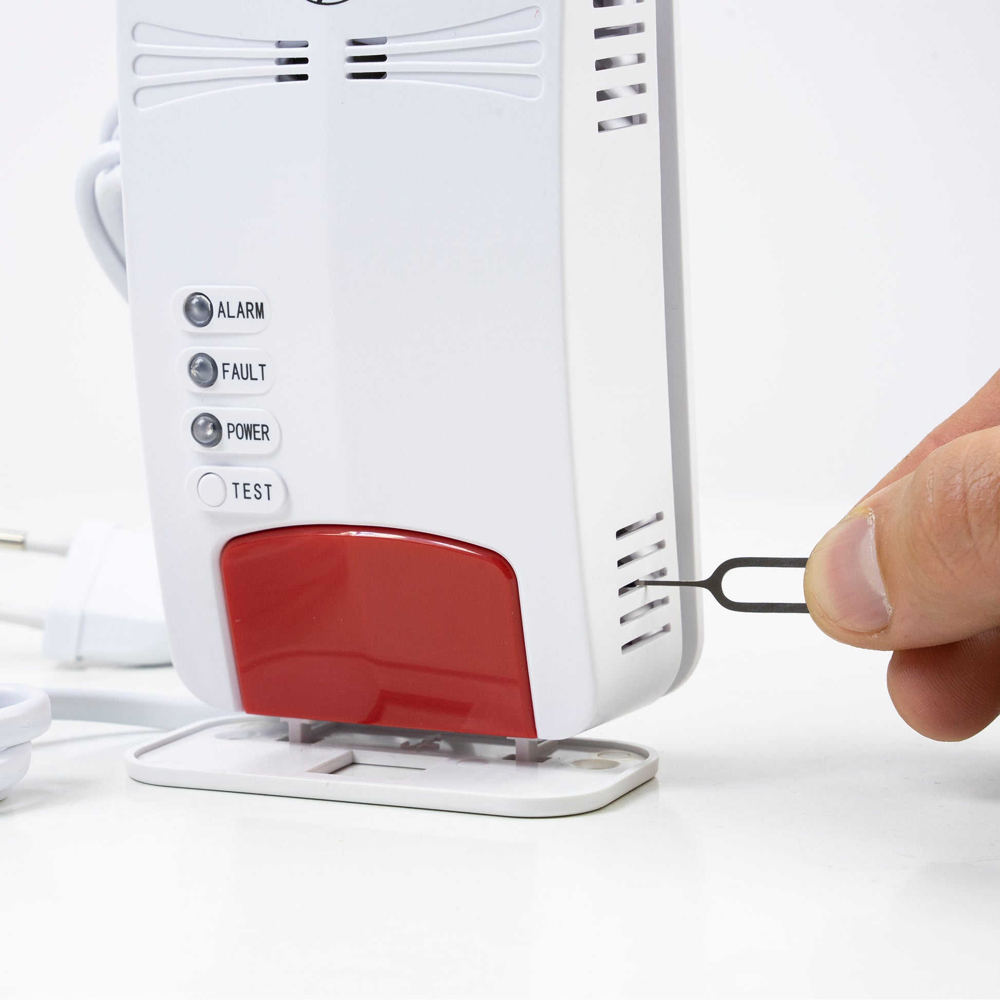Kit senzor gaz inteligent si electrovalva PNI Safe House Smart Gas 300 WiFi cu alertare sonora, aplicatie de mobil Tuya Smart,  integrare in scenarii si automatizari smart cu alte produse compatibile Tuya