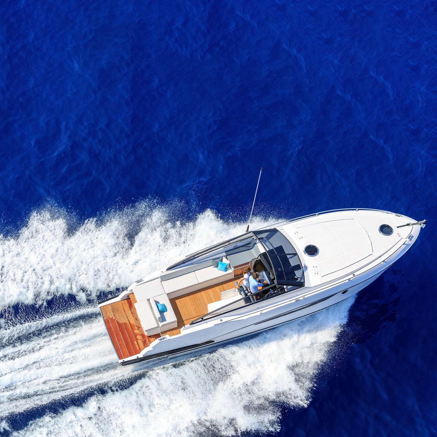 Antena maritima PNI Boat 900 din fibra 50W, 154-161.6 MHz, 98 cm, pentru barci, ambarcatiuni