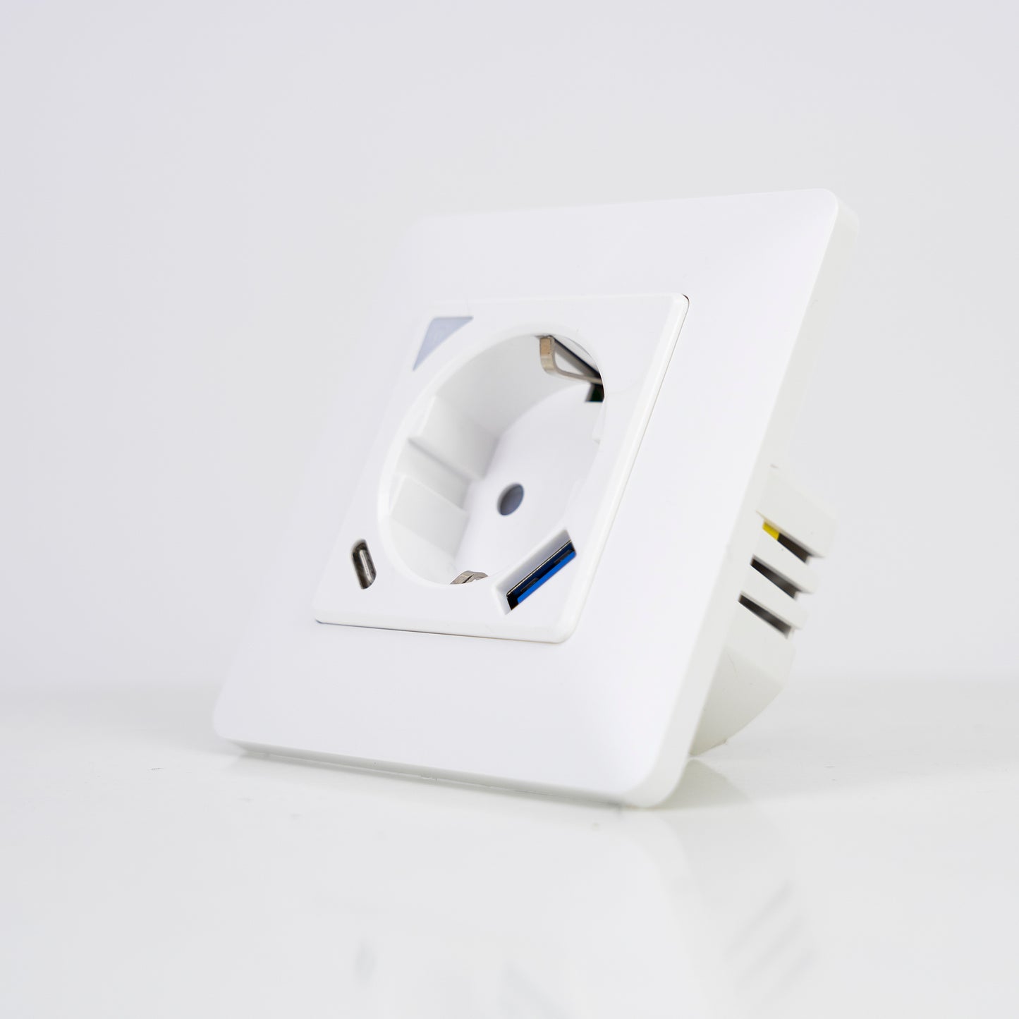Priza inteligenta PNI SmartHome WP202S WiFi, montaj ingropat, control prin internet, aplicatie dedicata Tuya Smart, compatibila Amazon Alexa si Google Home