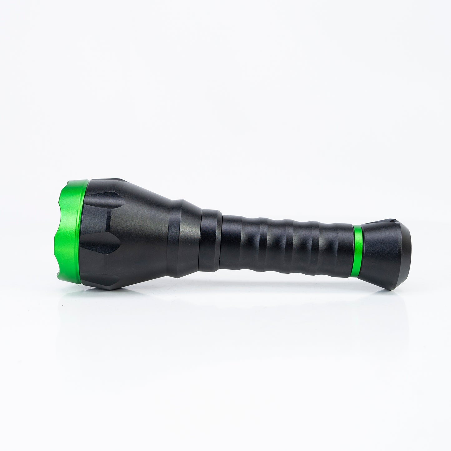 Pachet Lanterna PNI Adventure F750 Green Light din aluminiu si suport de montaj magnetic PNI FLM33