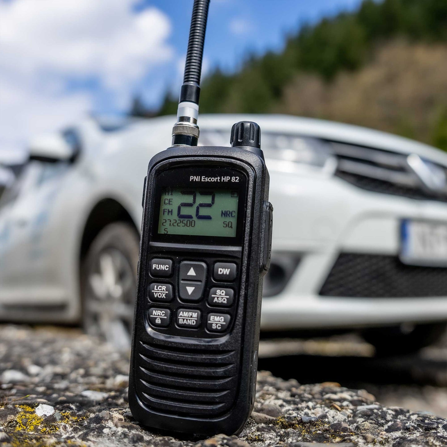Statie radio CB portabila PNI Escort HP 82, multi standard, 4W, 12V, AM-FM, NRC, Dual Watch, Roger Beep, ASQ SQ reglabil, VOX