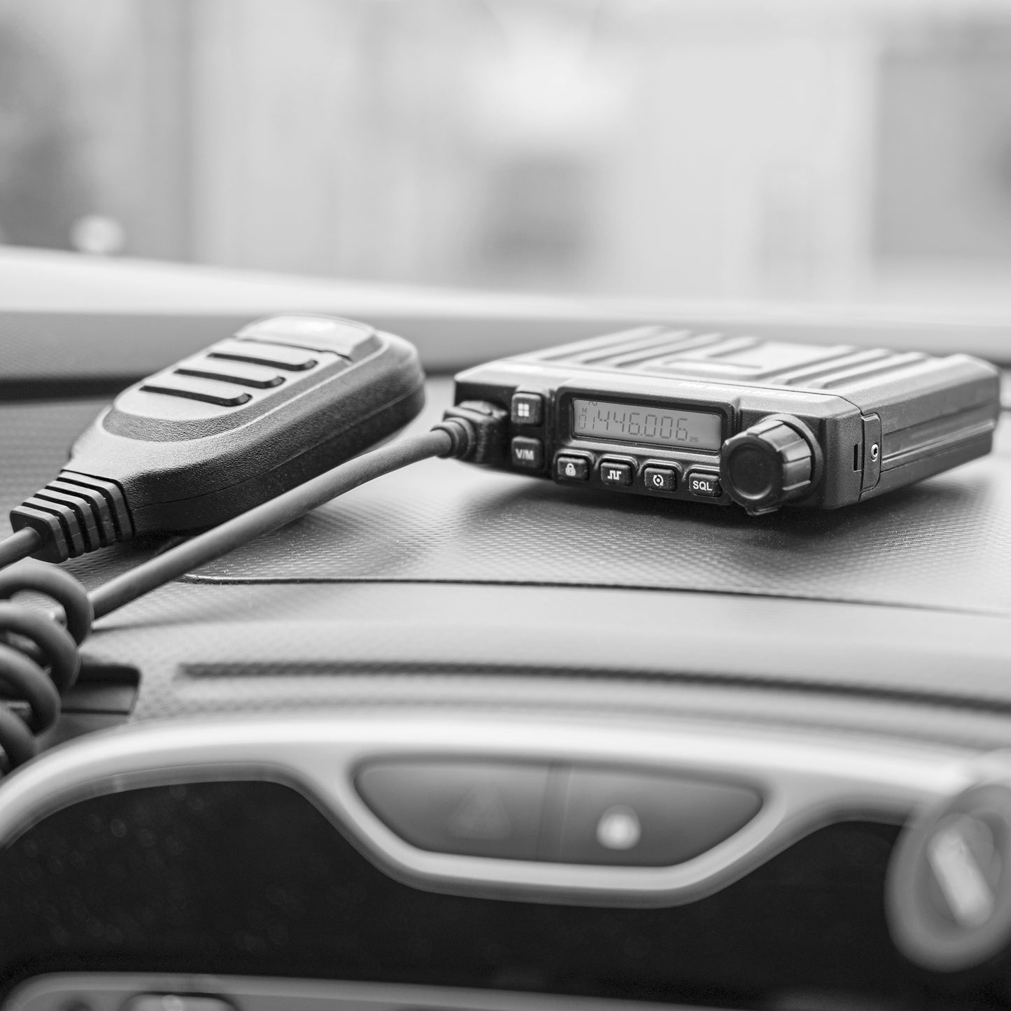 Statie radio UHF PNI Escort HP 446, 199 canale, ASQ 9 niveluri, Scan, Dual Watch, CTCSS-DCS, putere 0.5W la 15W, functie NRC