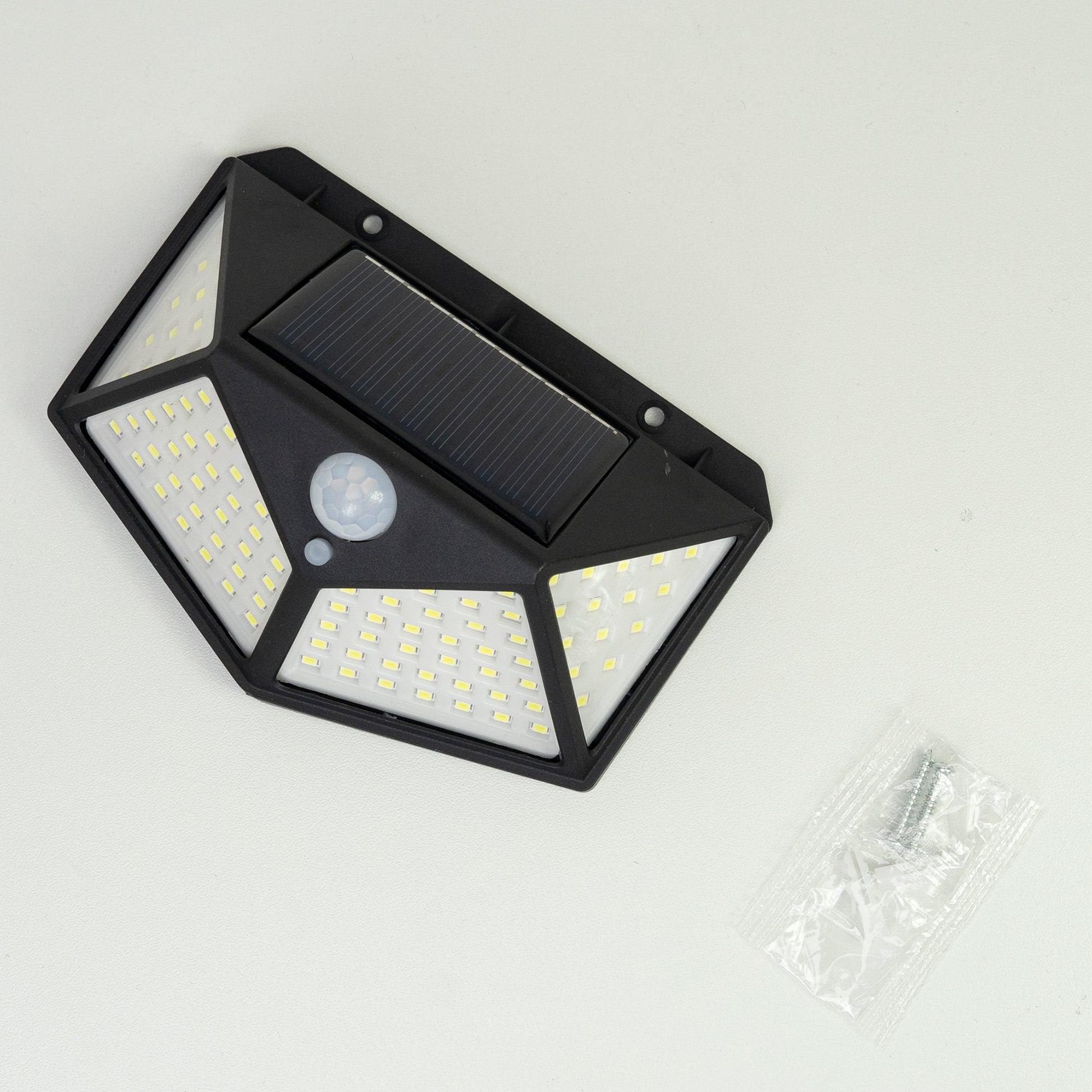Lampa solara LED PNI GreenHouse WS10, 100 LED-uri, 600 lm, unghi PIR 120 grade, acumulator 1800 mAh, montaj pe perete