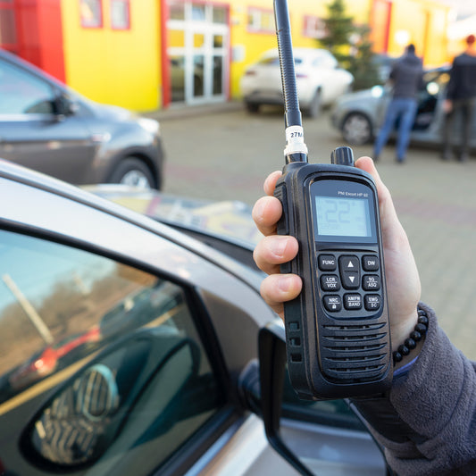 Statie radio CB portabila PNI Escort HP 92 multi standard, 4W, AM-FM, NRC, Dual Watch, Roger Beep, ASQ SQ reglabil, VOX, 12V-24V