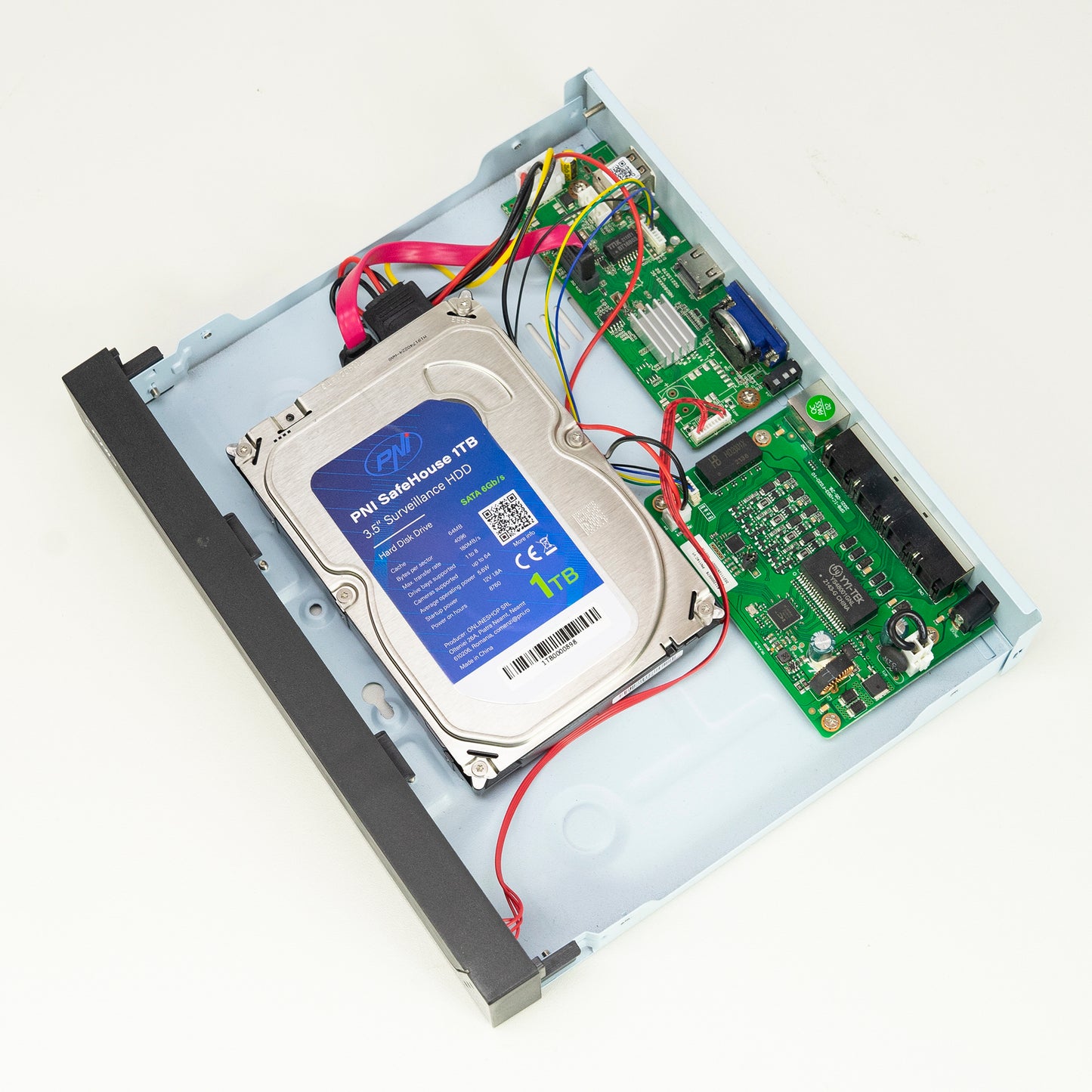 Pachet supraveghere video POE PNI House IPMAX POE 5, NVR, 4 camere cu IP 5MP si HDD PNI SafeHouse 1TB inclus