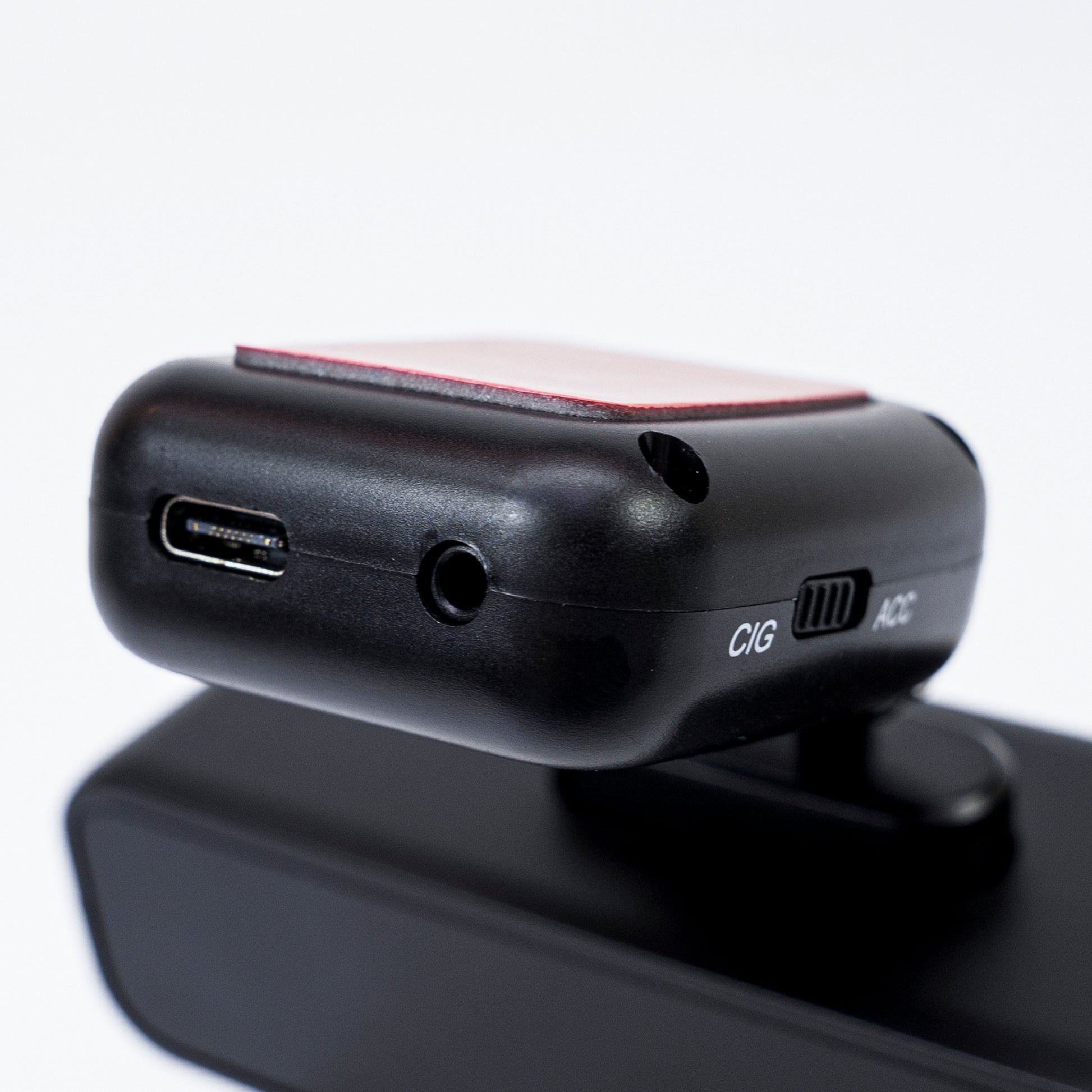 Pachet Camera auto DVR PNI Voyager S2600, WiFi, 4K Ultra HD, GPS si card de memorie microSD 128GB inclus