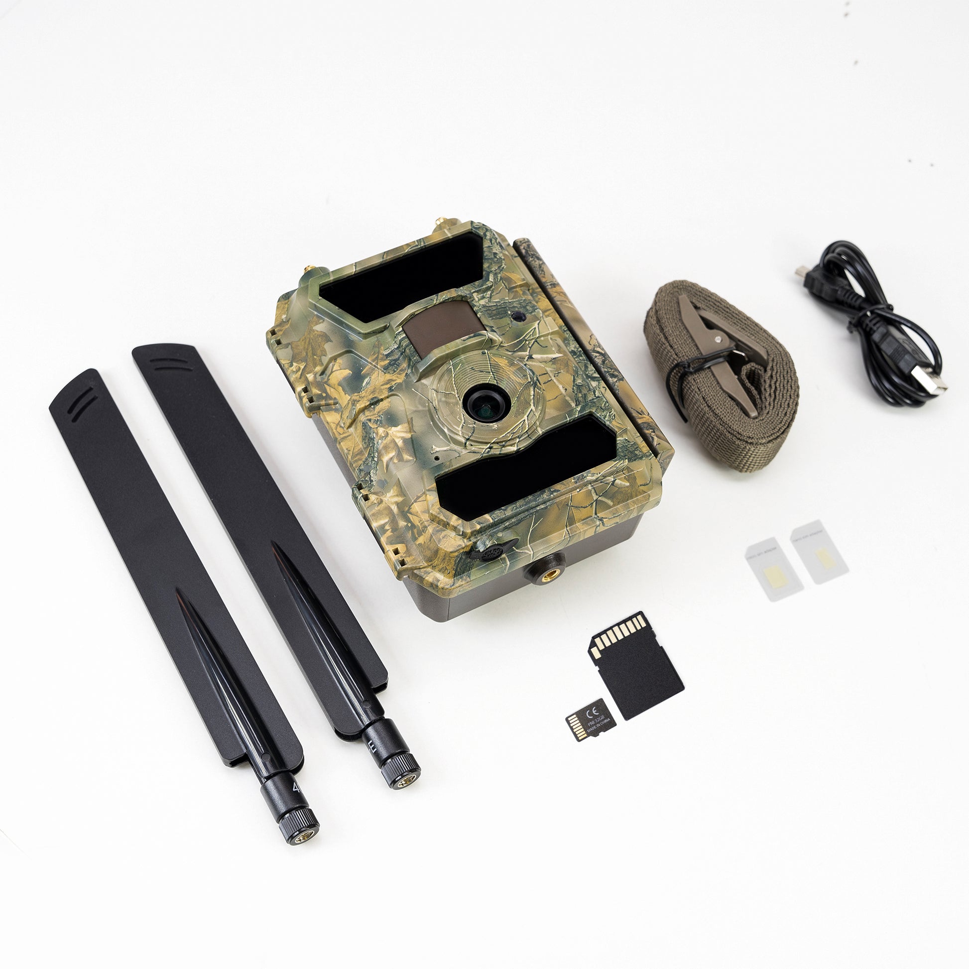 Pachet Camera vanatoare PNI Hunting 400C PRO 24MP cu Internet 4G LTE, GPS + Card de memorie MicroSD PNI 32GB cu adaptor SD