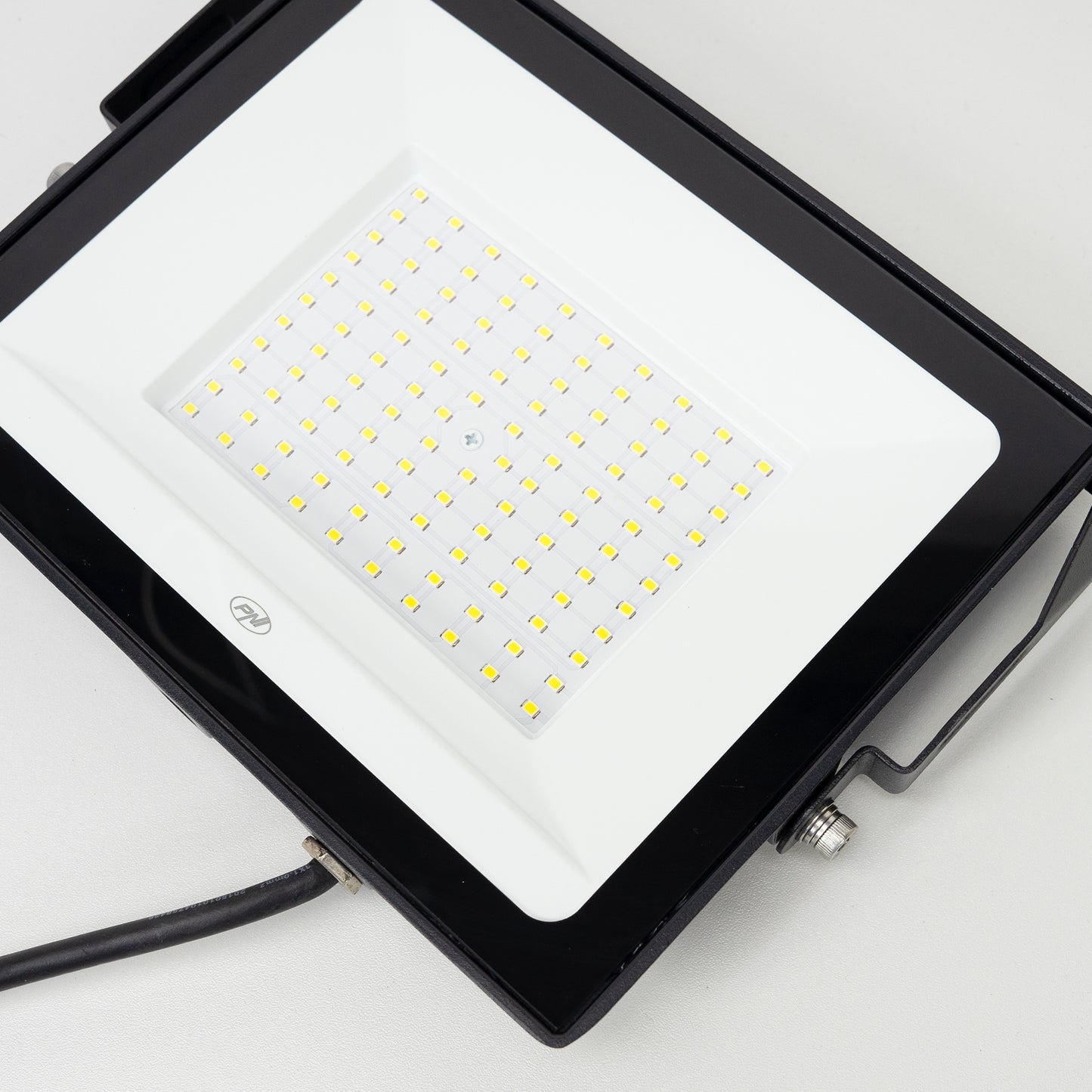 Reflector LED PNI GreenHouse WS130 100 W, alimentare 230 V, 8700 lm, 6500 K, IP65