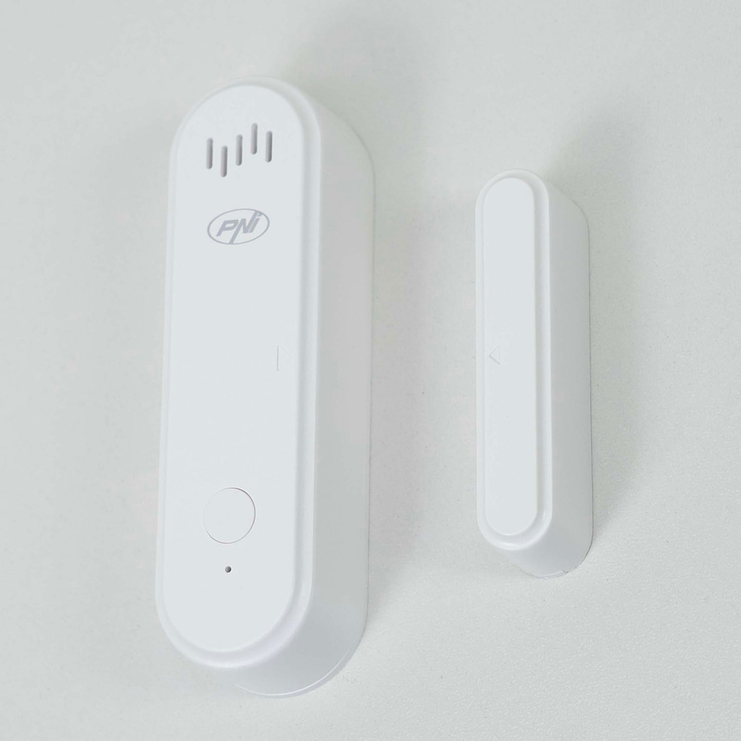 Contact magnetic PNI Safe House HS301 cu Wi-Fi, pentru monitorizare usi/ferestre prin aplicatia Tuya Smart, alarma sonora 80dB, difuzor incorporat, volum reglabil, functie armare/dezarmare, alimentare 3V