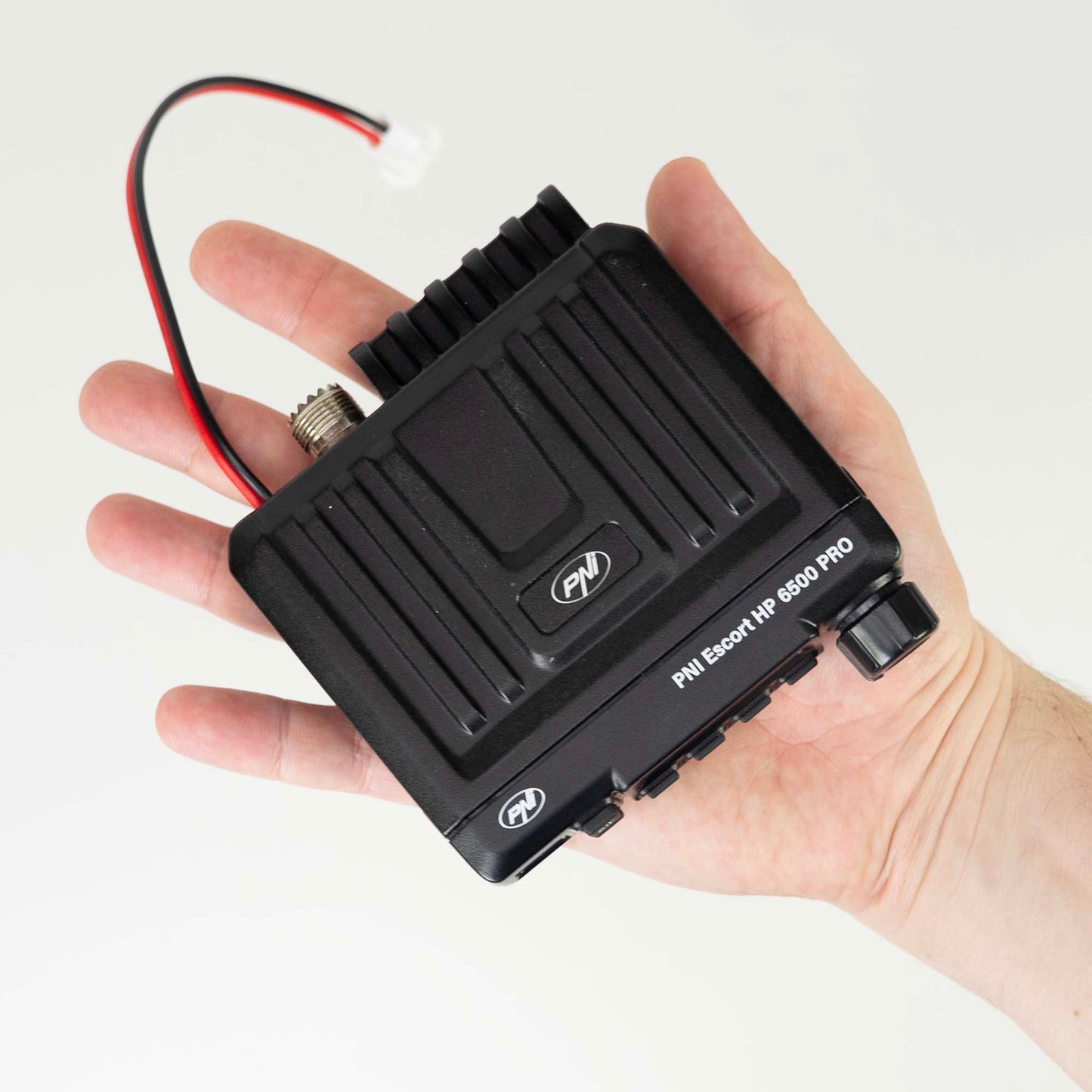 Statie radio CB PNI Escort HP 6500 PRO, multi-standard, VOX, NRC, 4W, AM-FM, 12V, SQ, ASQ, mufa de bricheta inclusa