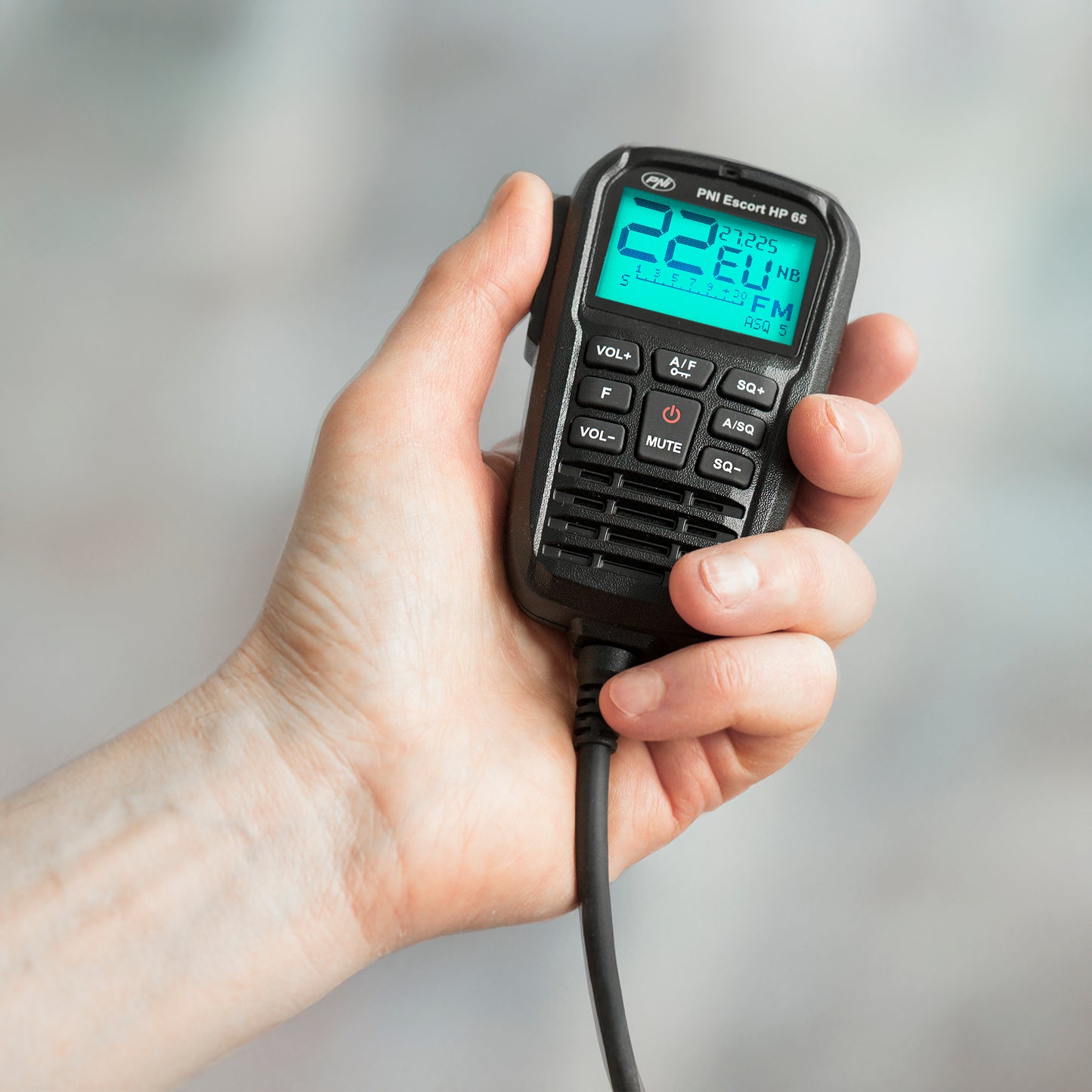 Statie radio CB PNI Escort HP 65 ASQ, multi-norma, Noise Blanker, ASQ, SQ reglabil, 12 V - 24 V, mufa de bricheta inclusa