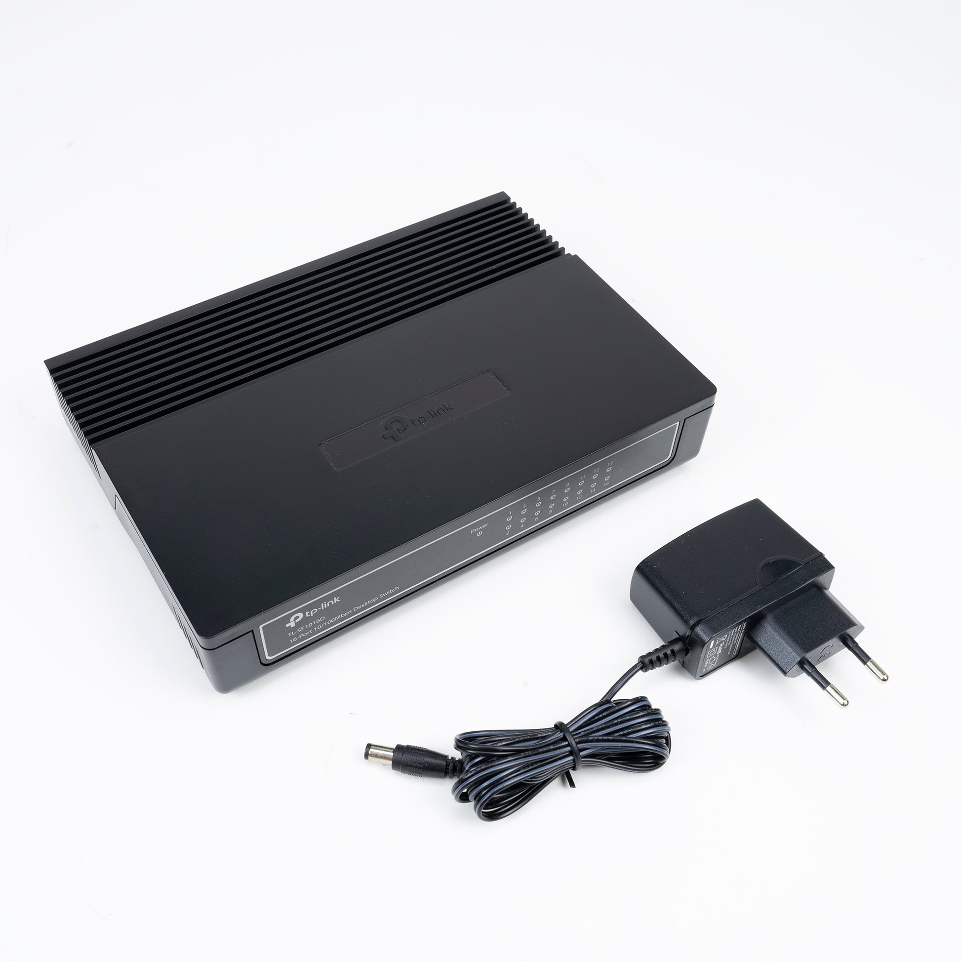 Switch internet TP-LINK TL-SF1016D cu 16 porturi 10/100Mb