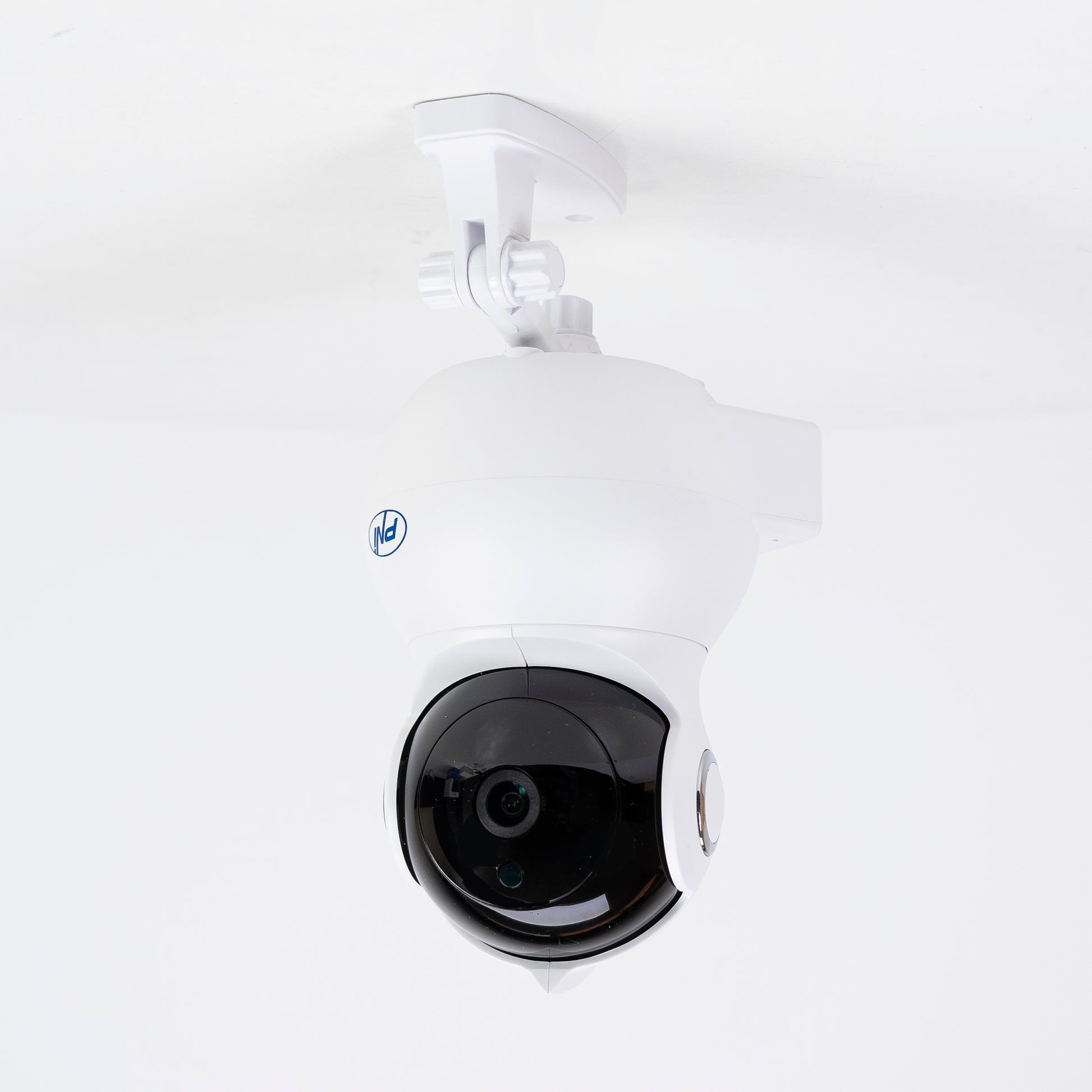 Set Camera supraveghere video PNI IP930W 1080P 2 MP cu IP P2P PTZ wireless card microSD 32Gb Inclus