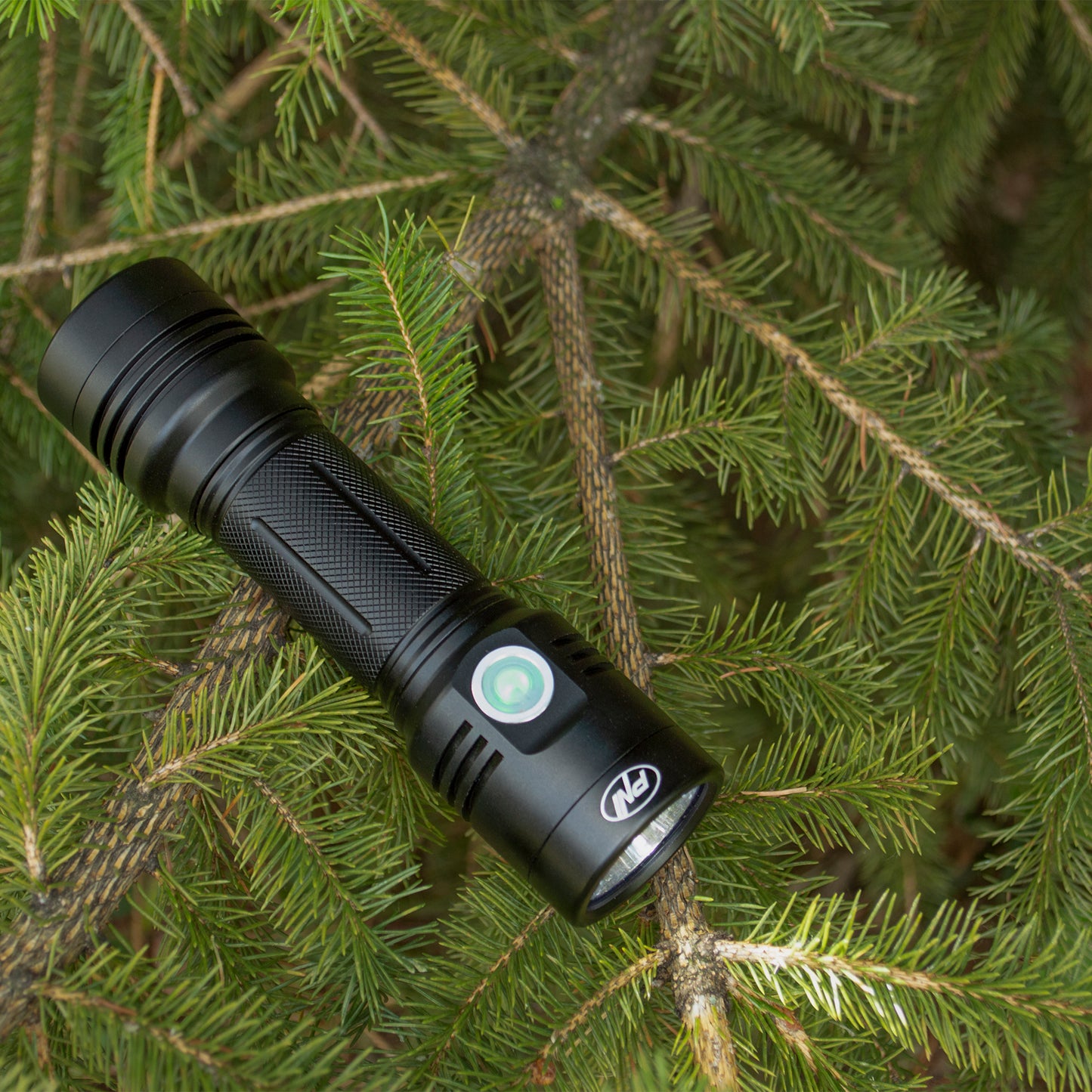 Lanterna dubla PNI Adventure F200 din aluminiu cu LED, acumulator 4000mAh si port micro USB, 3 LED-uri cu deschidere mare si unul cu focus, ambele au 3 niveluri de putere