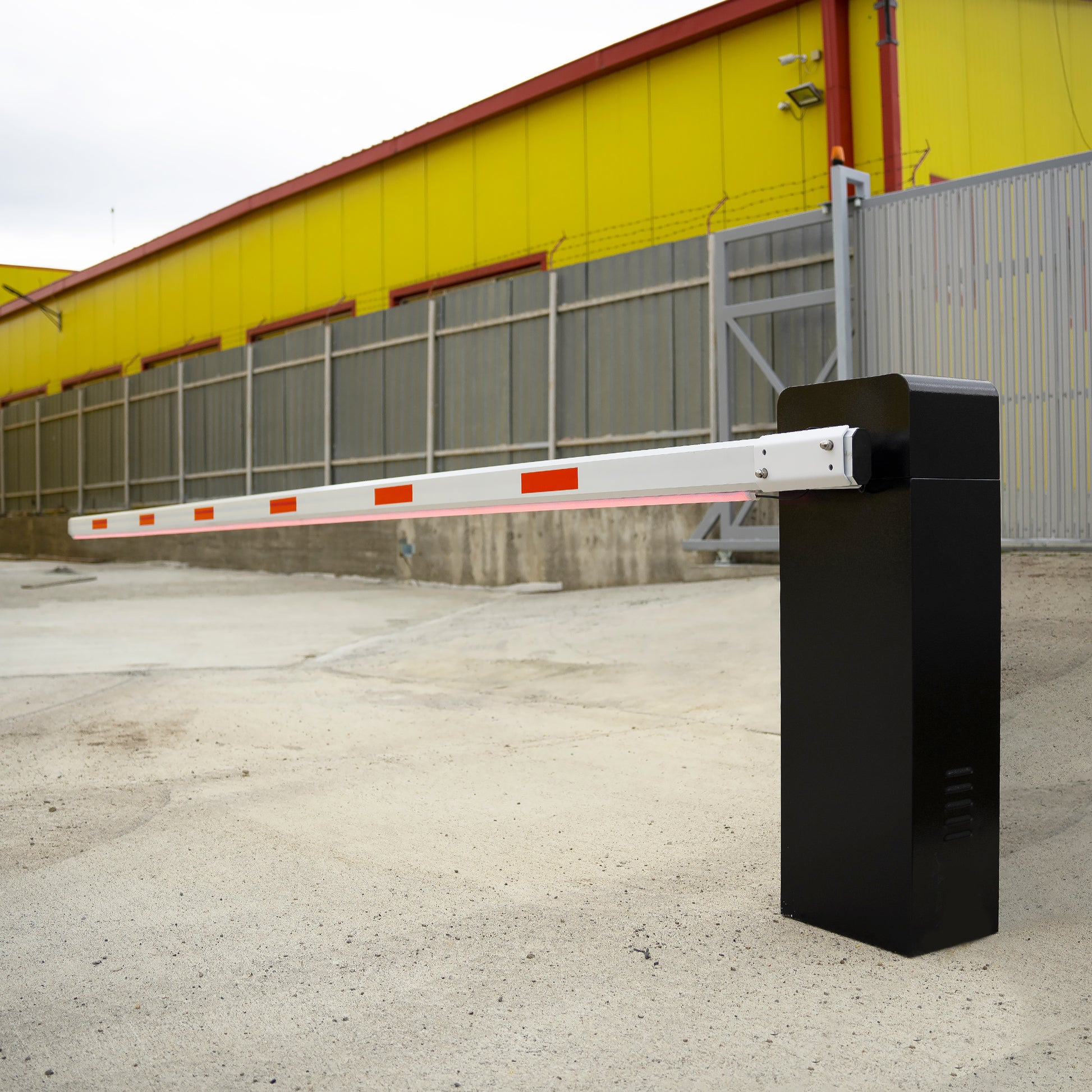 Bariera acces parcare dreapta PNI BPL506D cu Led, lungime bariera 6m, telecomanda inclusa