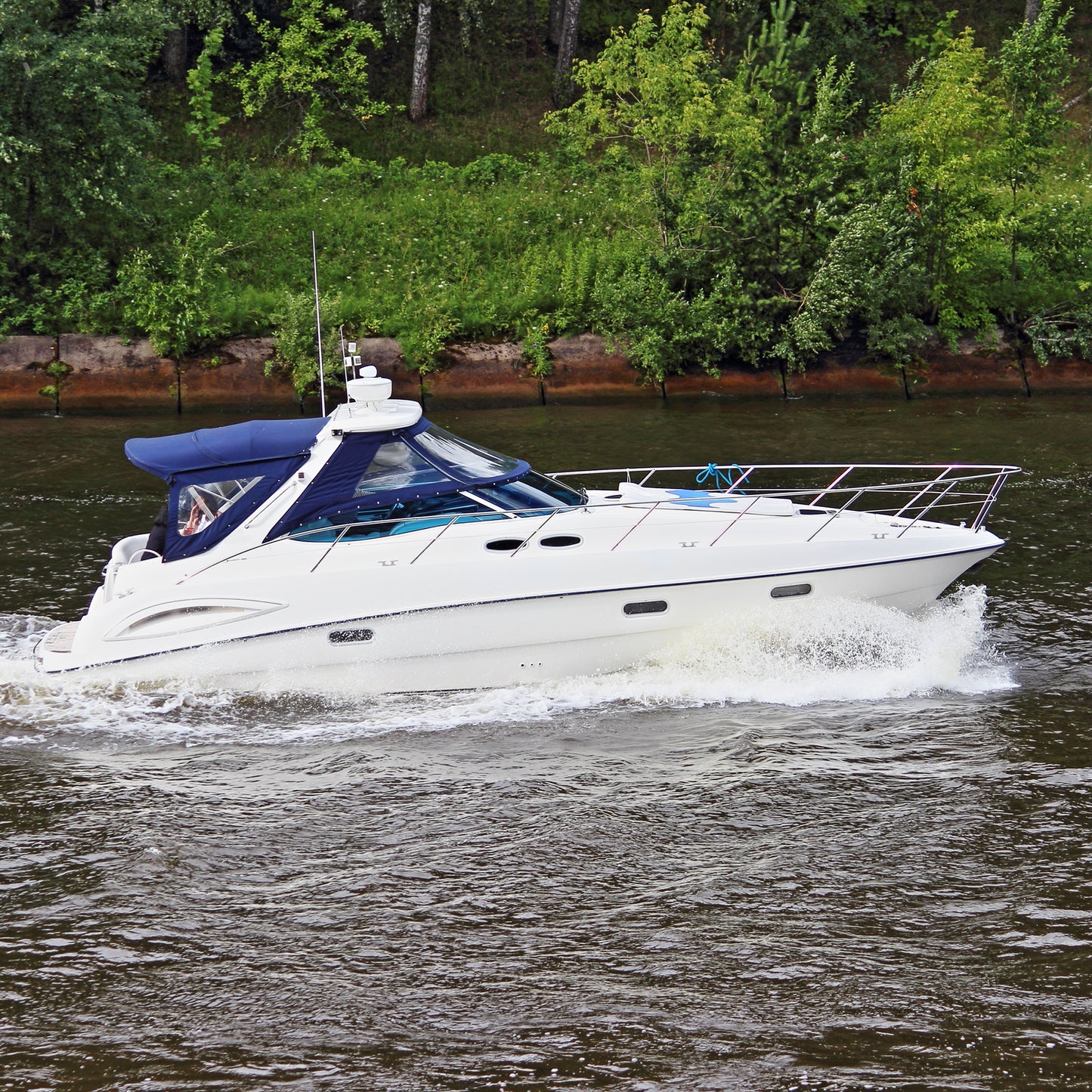 Antena maritima PNI Boat 900 din fibra 50W, 154-161.6 MHz, 98 cm, pentru barci, ambarcatiuni