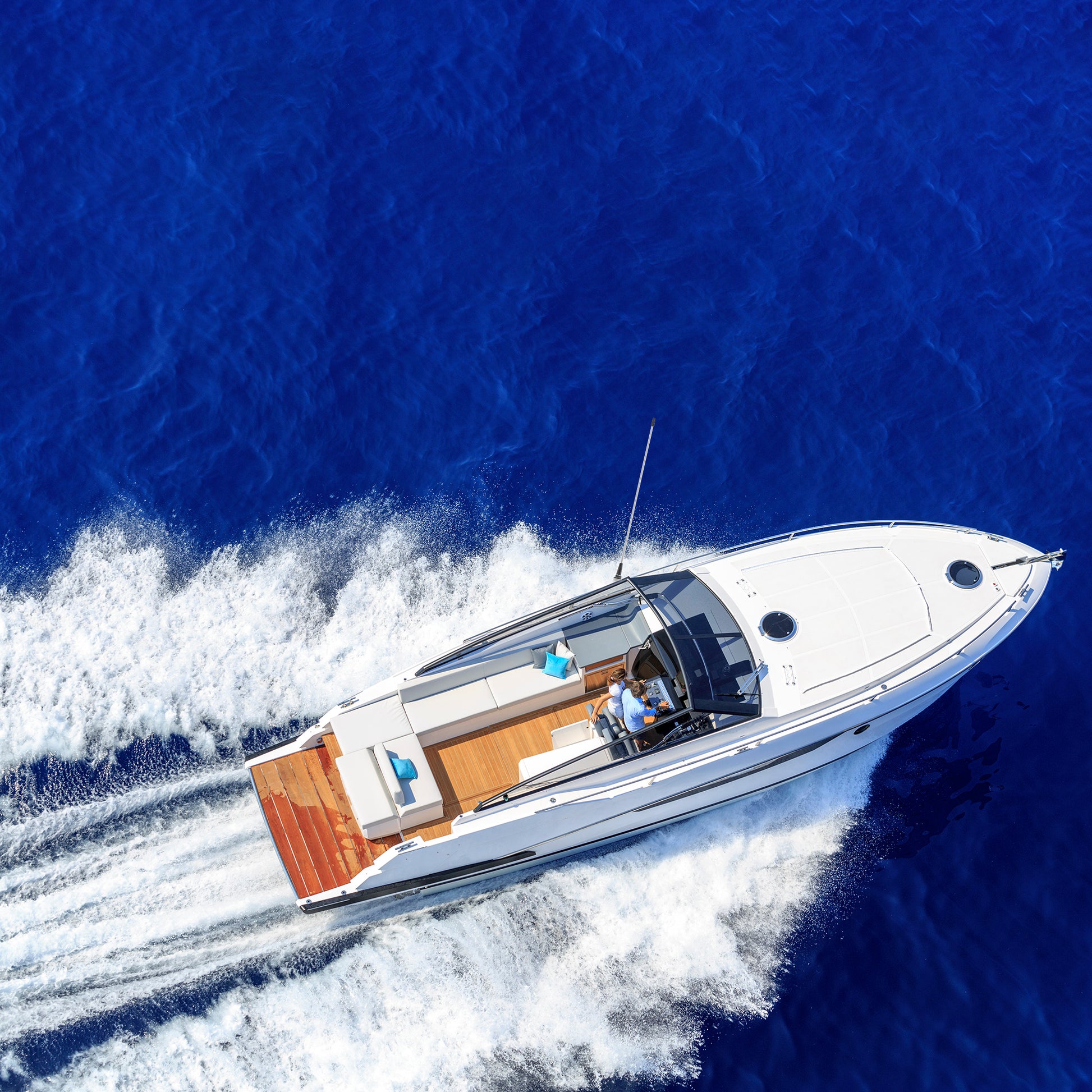 Antena maritima PNI Boat 900 din fibra 50W, 154-161.6 MHz, 98 cm, pentru barci, ambarcatiuni