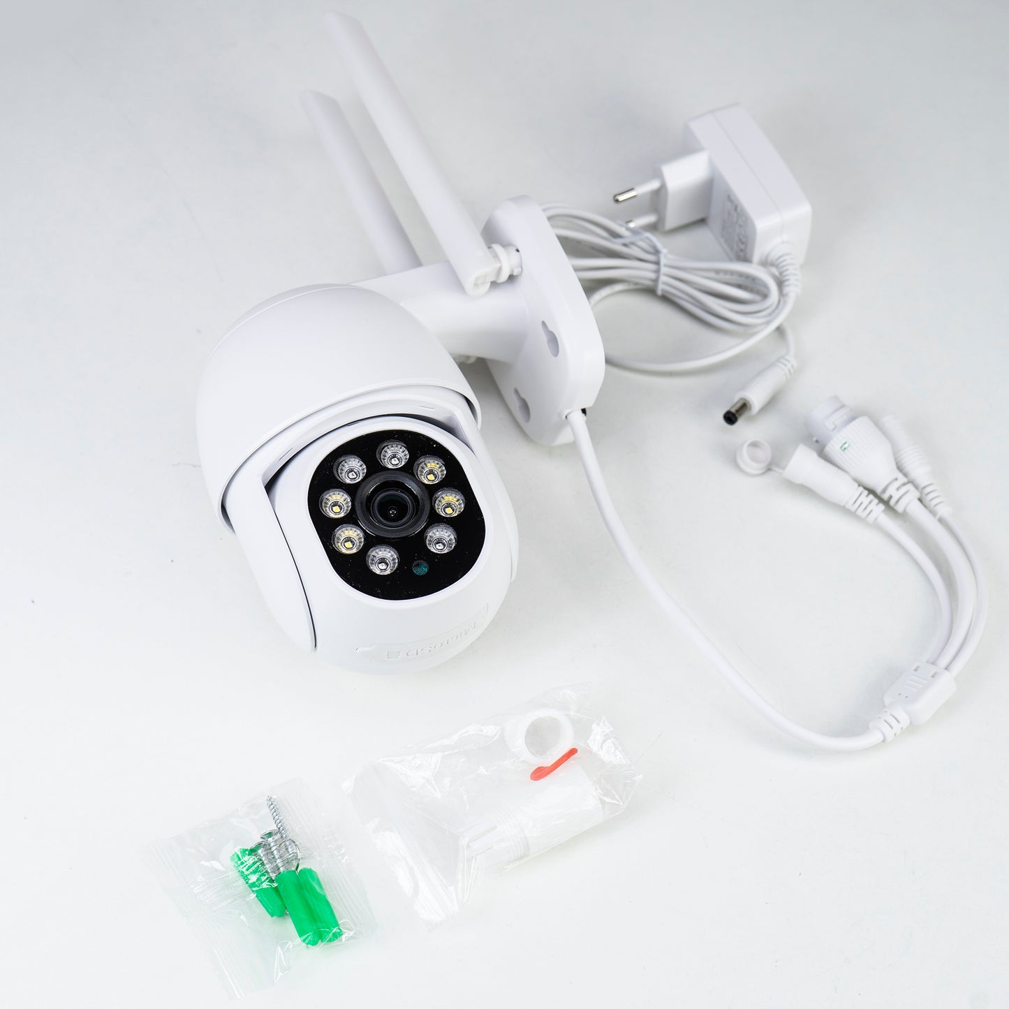 Camera supraveghere video PNI IP403 3Mp cu IP P2P PTZ wireless, slot card microSD, control din aplicatie