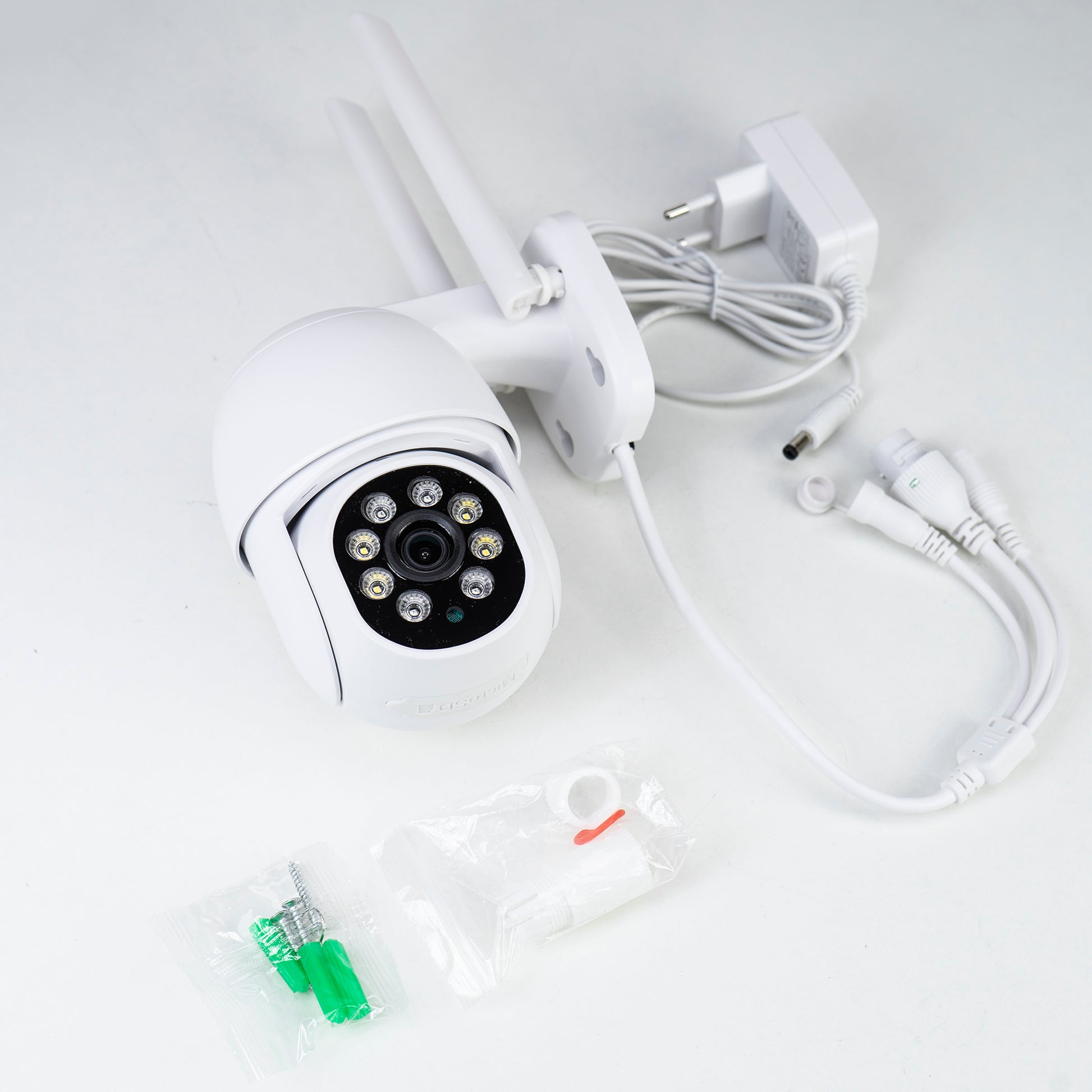 Camera supraveghere video PNI IP403 3Mp cu IP P2P PTZ wireless, slot card microSD, control din aplicatie