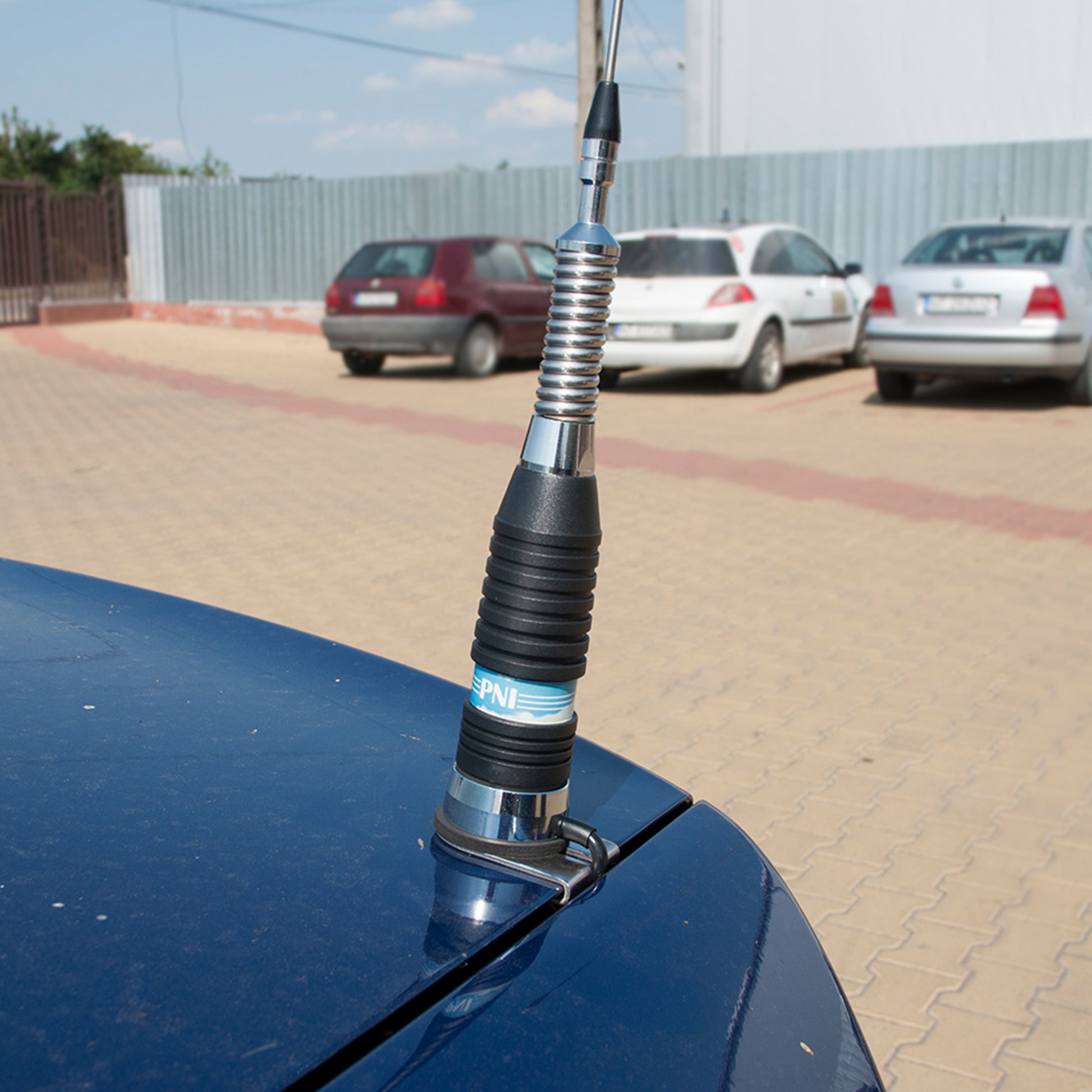 Suport montaj antena PNI T941 pe portbagaj - include cablu 5m