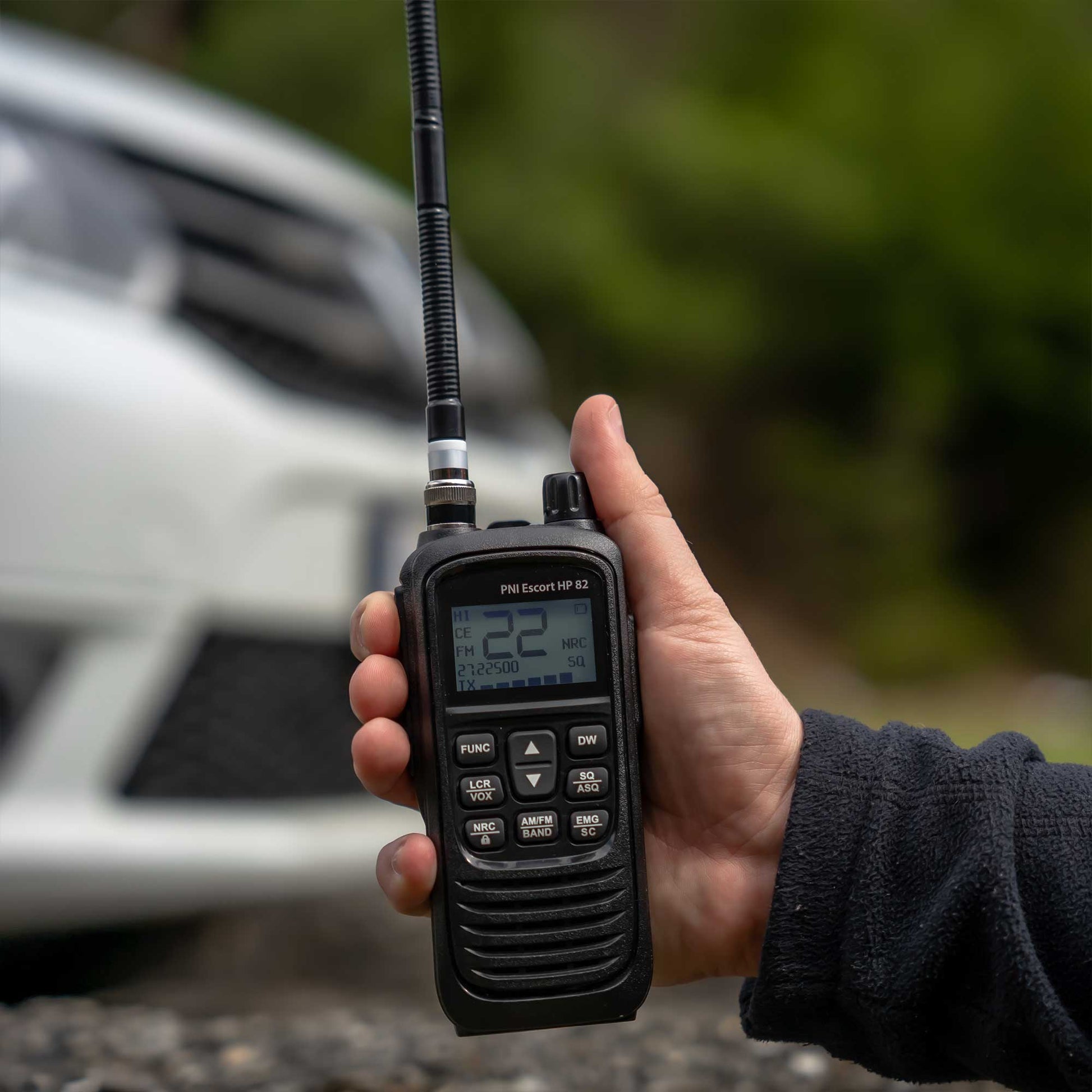 Statie radio CB portabila PNI Escort HP 82, multi standard, 4W, 12V, AM-FM, NRC, Dual Watch, Roger Beep, ASQ SQ reglabil, VOX