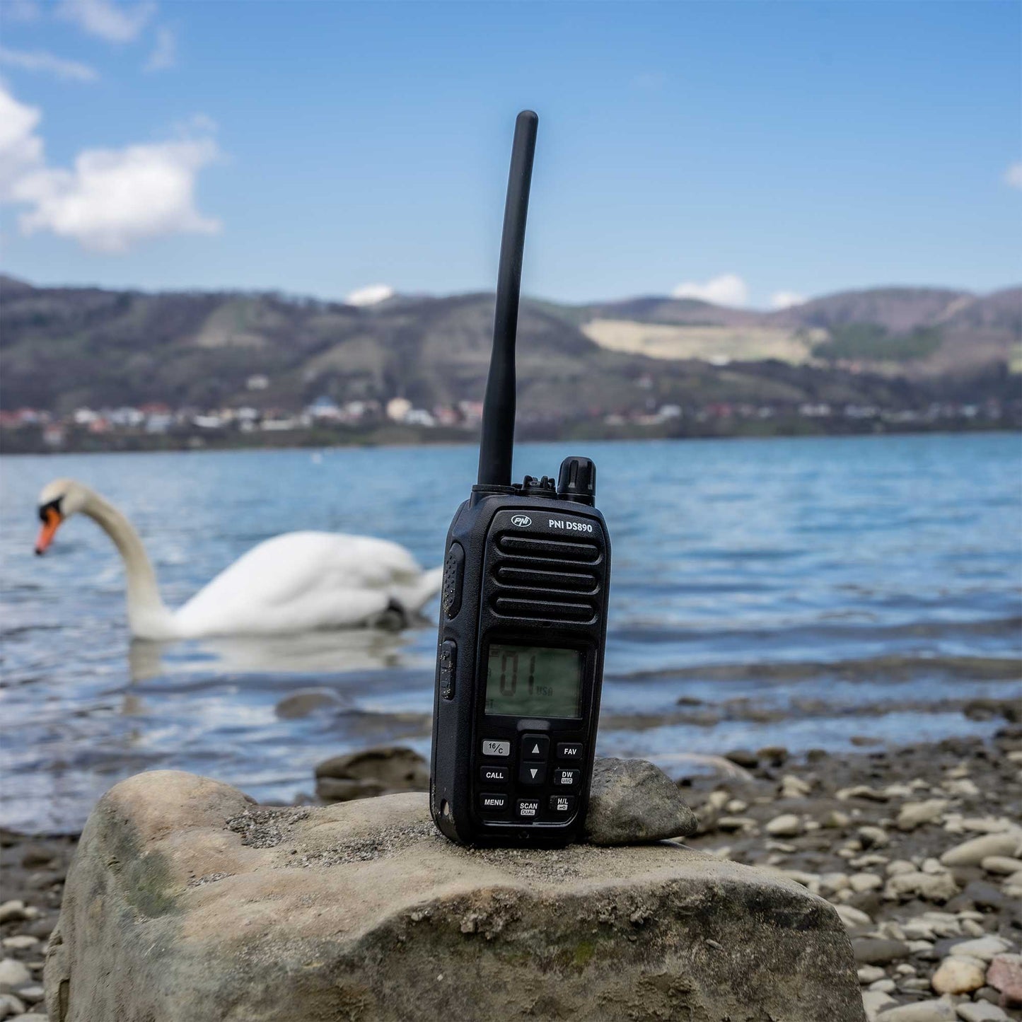 Statie radio maritima portabila PNI DS890 88 canale, 10 canale meteo, Squelch reglabil, Roger Beep, Dual Watch, Scan, Call, NRC, acumulator 1800mAh, IP67