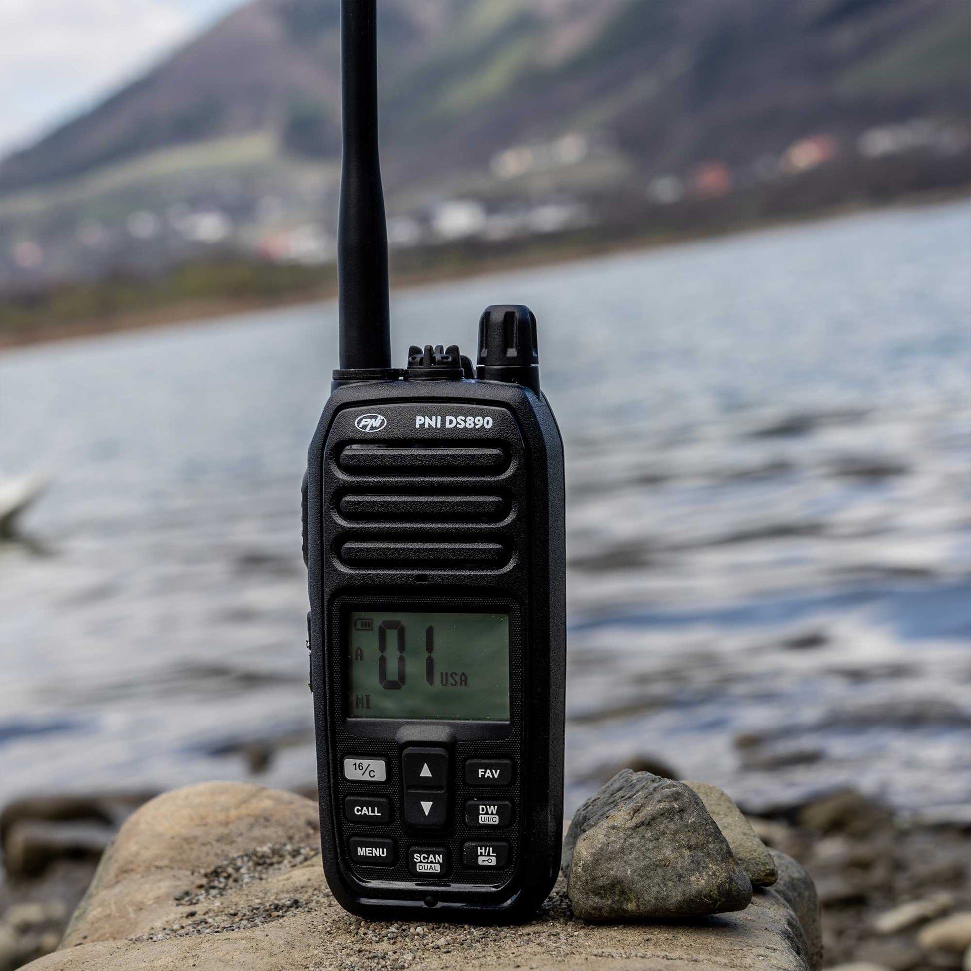 Statie radio maritima portabila PNI DS890 88 canale, 10 canale meteo, Squelch reglabil, Roger Beep, Dual Watch, Scan, Call, NRC, acumulator 1800mAh, IP67