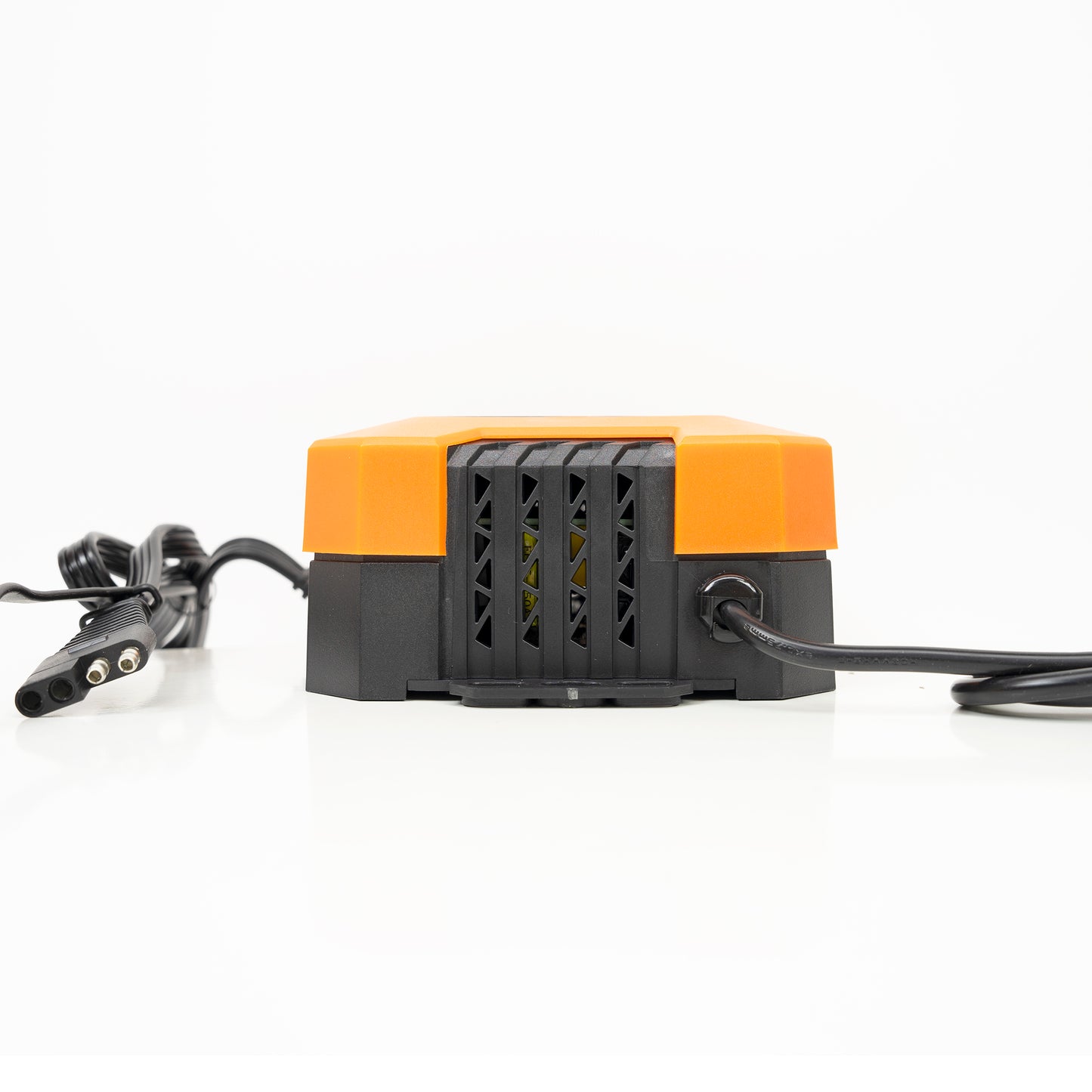 Incarcator si redresor PNI C130 pentru acumulatori auto, intrare 230V, iesire 6V/12V 2A 4A 8A 12A, iesire 24V 1A 2A 4A 6A, 2 porturi USB