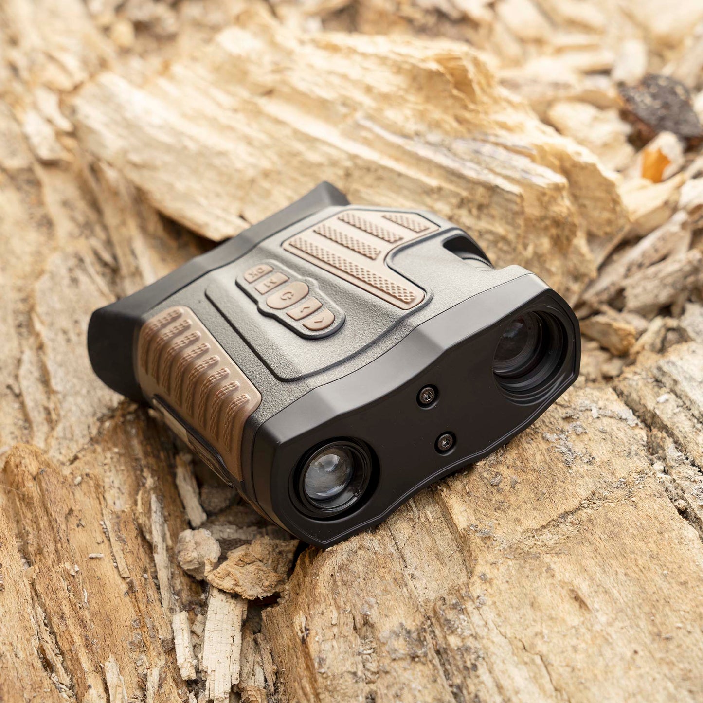 Binoclu digital pentru vanatoare PNI Hunting BH800, zoom 18X, 10x optic + 8X digital, infrared night vision, functioneaza si noaptea