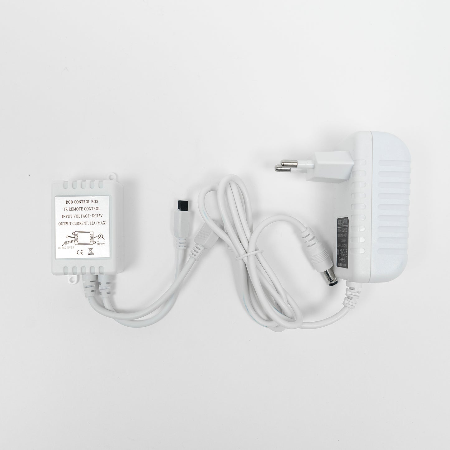 Banda LED PNI RGB5050, 5m, cu telecomanda, alimentator 230 V, dimabil, jocuri de lumini, 300 LED-uri tip 5050