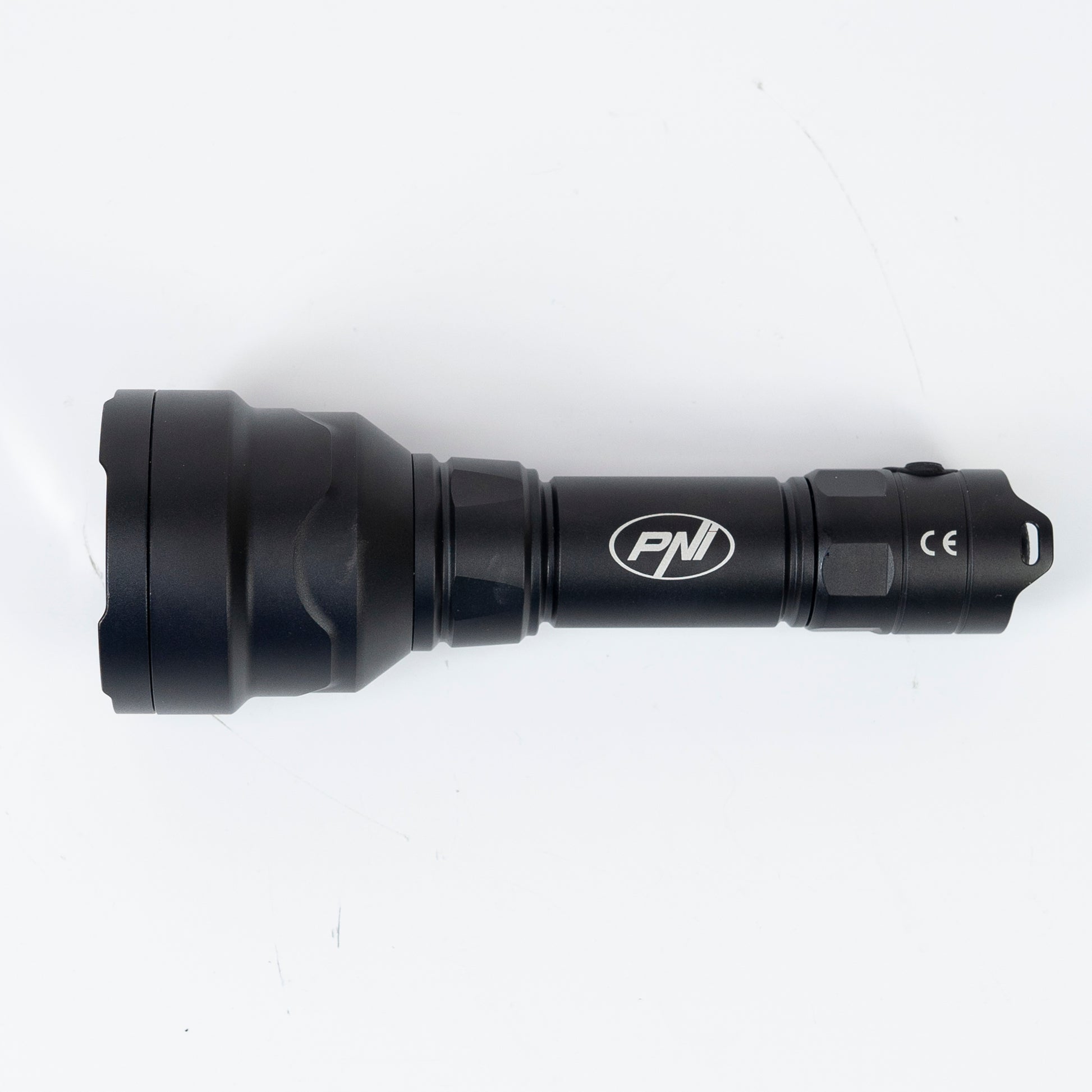 Lanterna PNI Adventure FHTW11, 55m, focus, Li-Ion 3000mAh,
630 lm, pana la 650 m, negru