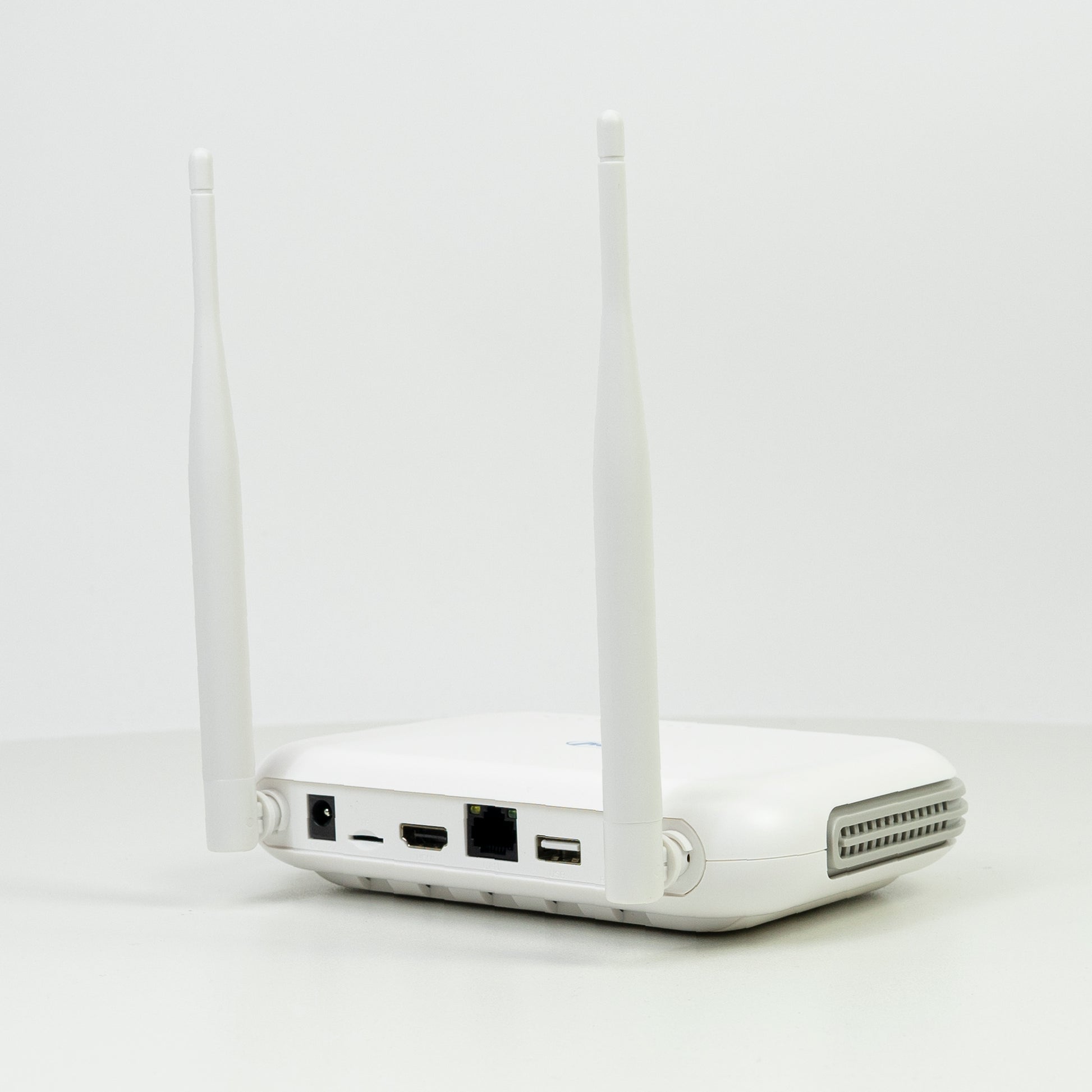 NVR wireless PNI House WIFI800 8 canale 5MP sau 4 canale 4K 8MP prompt vocal