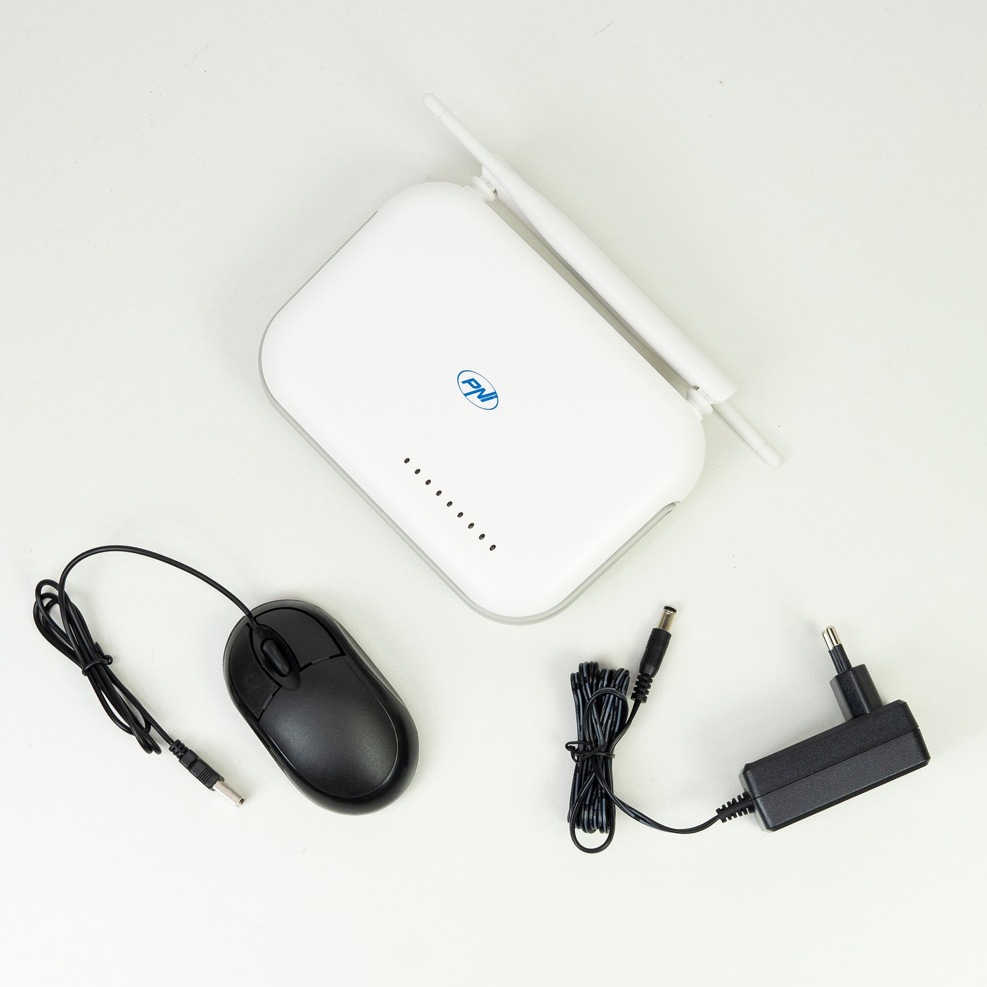 NVR wireless PNI House WIFI800 8 canale 5MP sau 4 canale 4K 8MP prompt vocal