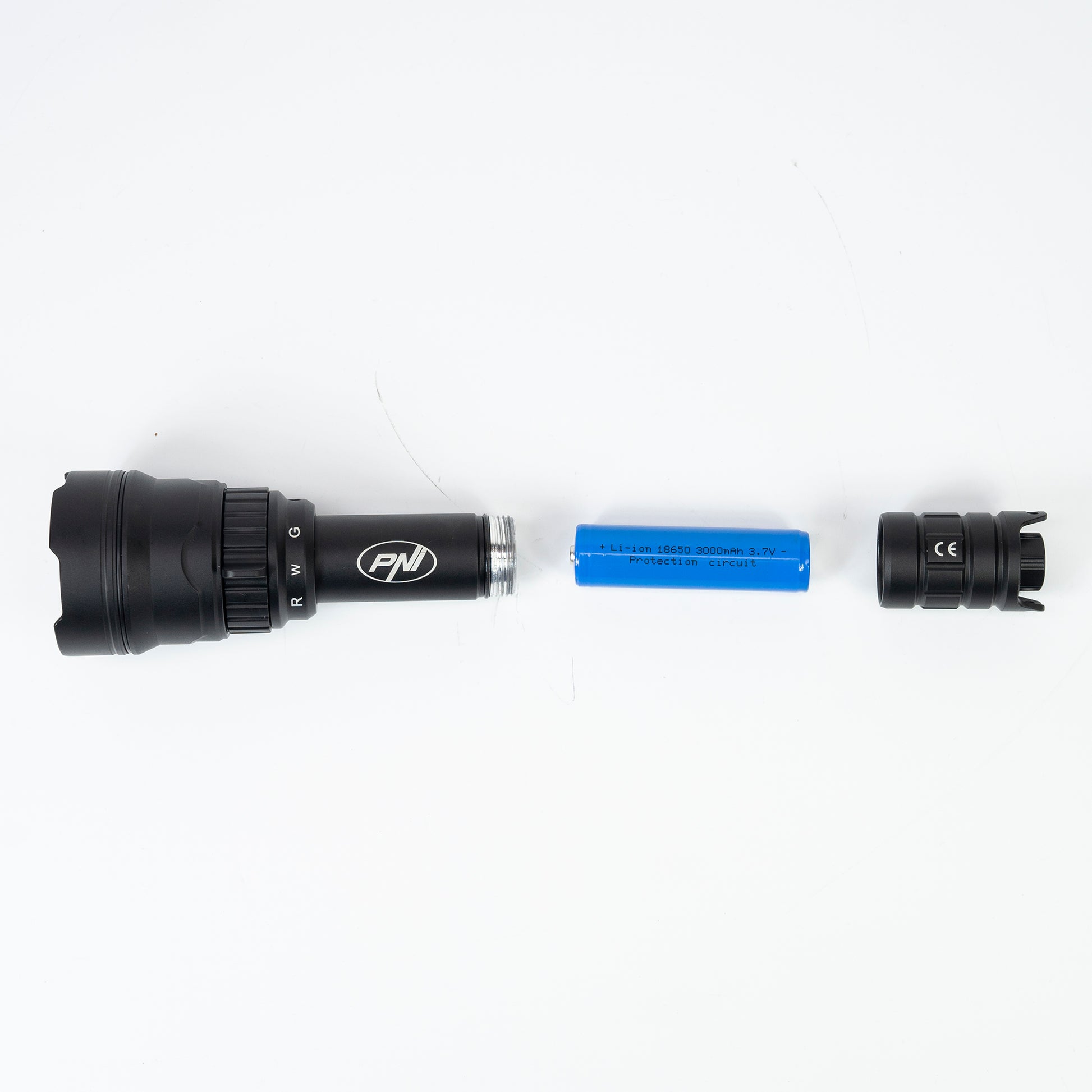 Lanterna PNI Adventure F300 cu LED in 3 culori, alb, rosu, verde, max. 10W, IPX6, distanta 536 m, flux luminos 540 lm, acumulator 18650 3000mAh inclus, incarcator pentru acumulator inclus, functie zoom si dimming