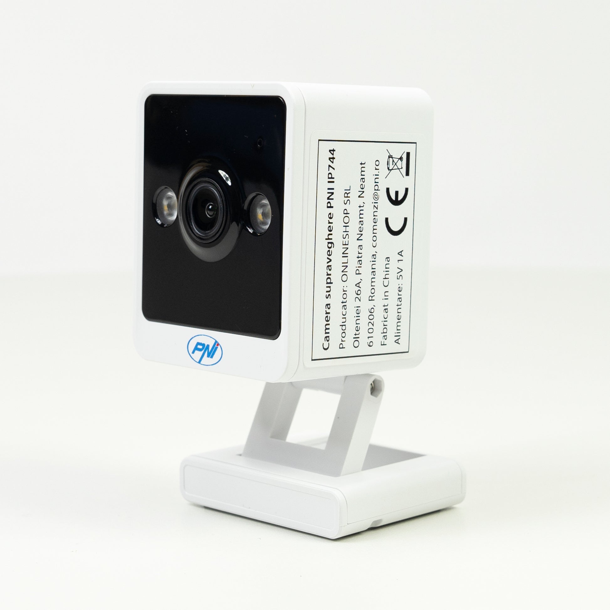 Camera supraveghere video PNI IP744 4MP cu IP, detectie miscare, audio bidirectional, slot card micro SD, unghi larg, control din aplicatie, imagine color pe timp de noapte, interior si exterior