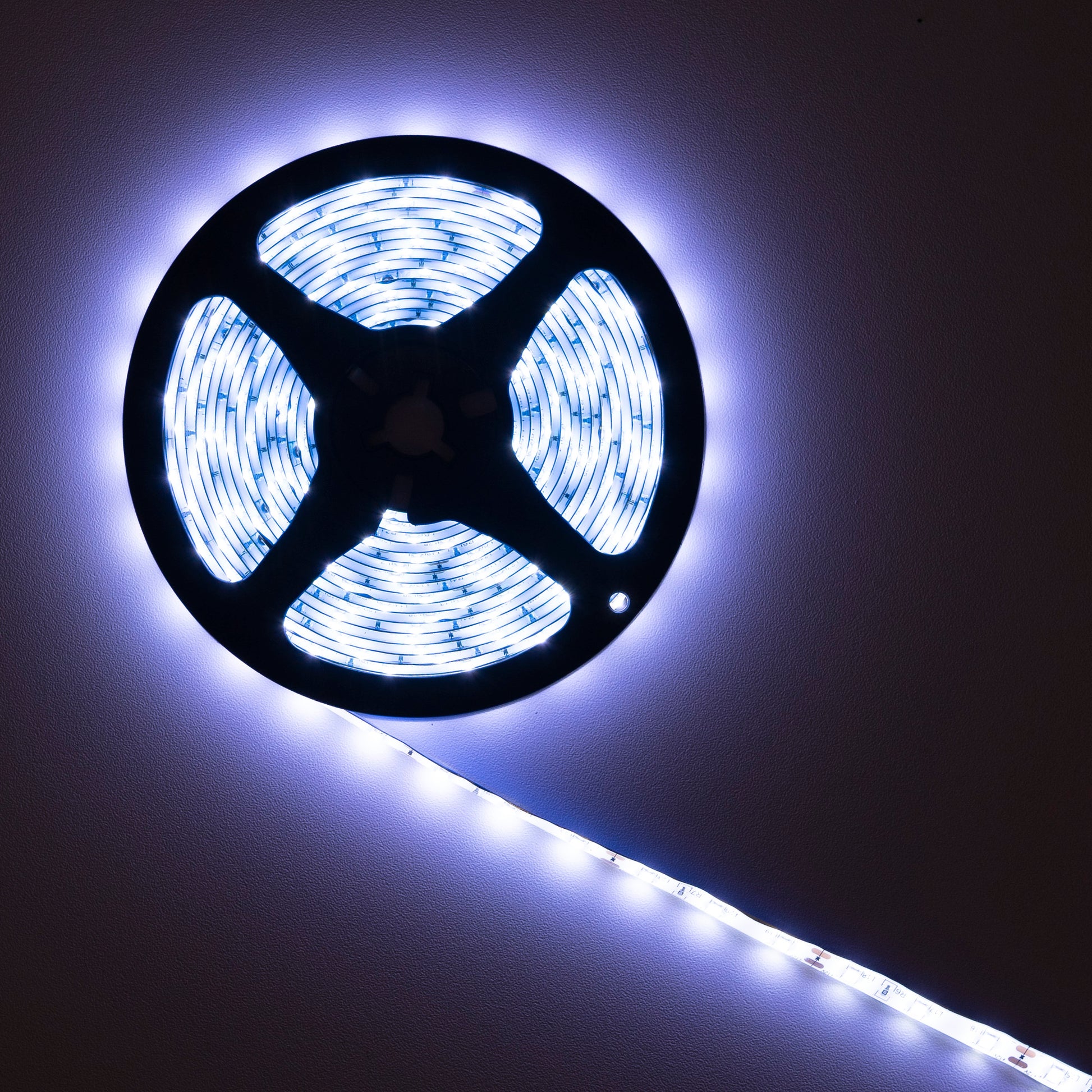 Banda LED PNI 2835W, 300 LED-uri, alb rece 6000K, 860lm, dimabil, buton touch, alimentator 230V, silicon, 5 metri, IP65