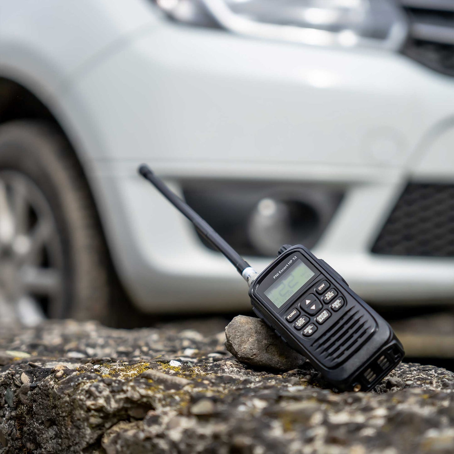 Statie radio CB portabila PNI Escort HP 92 multi standard, 4W, AM-FM, NRC, Dual Watch, Roger Beep, ASQ SQ reglabil, VOX, 12V-24V