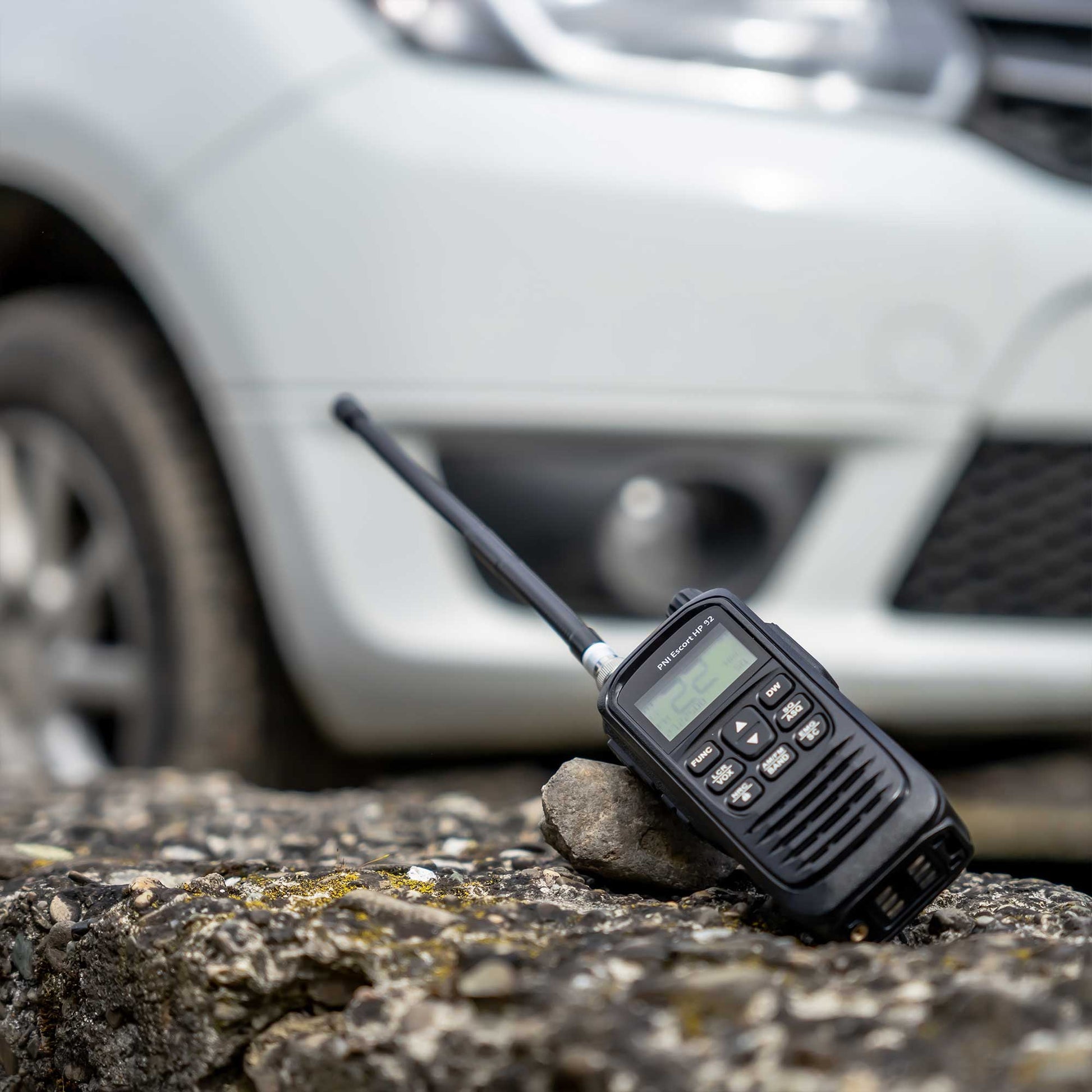 Statie radio CB portabila PNI Escort HP 92 multi standard, 4W, AM-FM, NRC, Dual Watch, Roger Beep, ASQ SQ reglabil, VOX, 12V-24V
