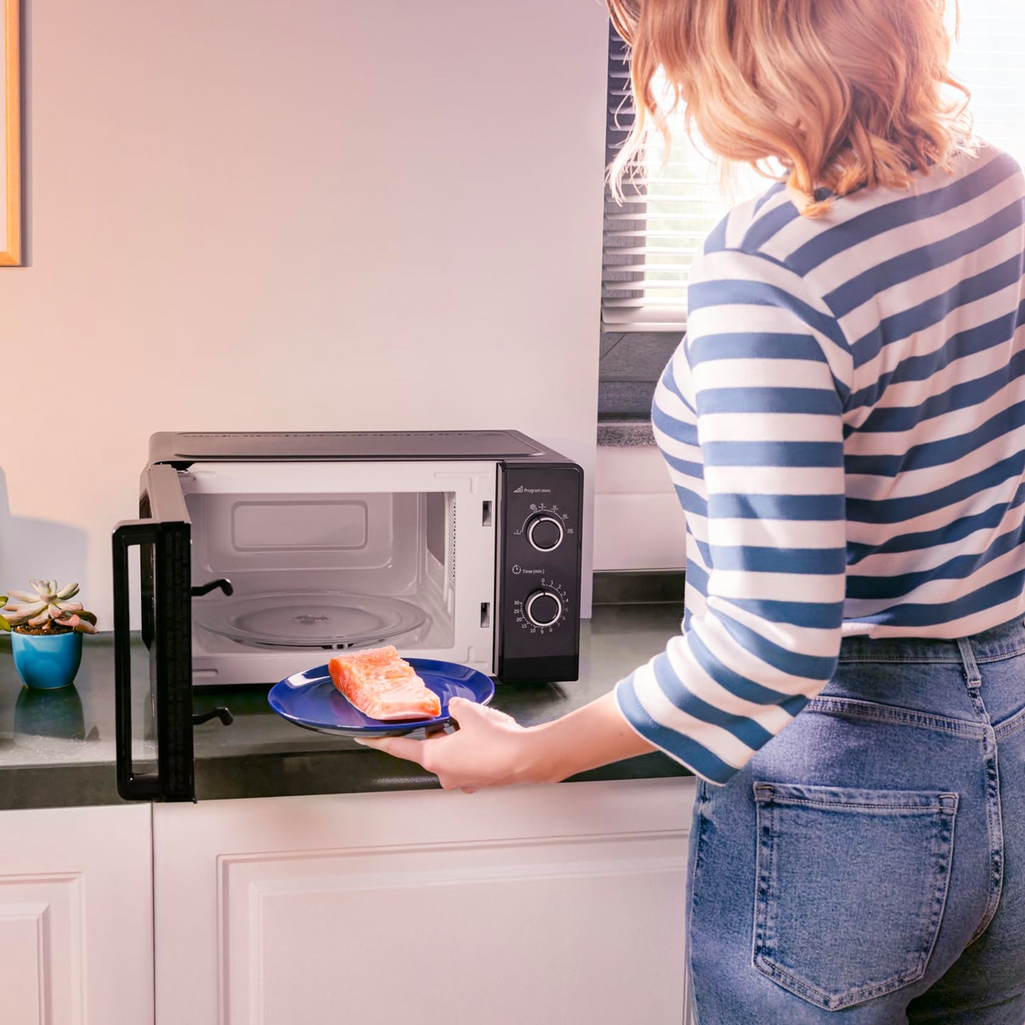 Cuptor cu microunde Beko MOC20100BFB, 700 W, 20 L, functie dezghetare, negru + Sticky Pad Blue