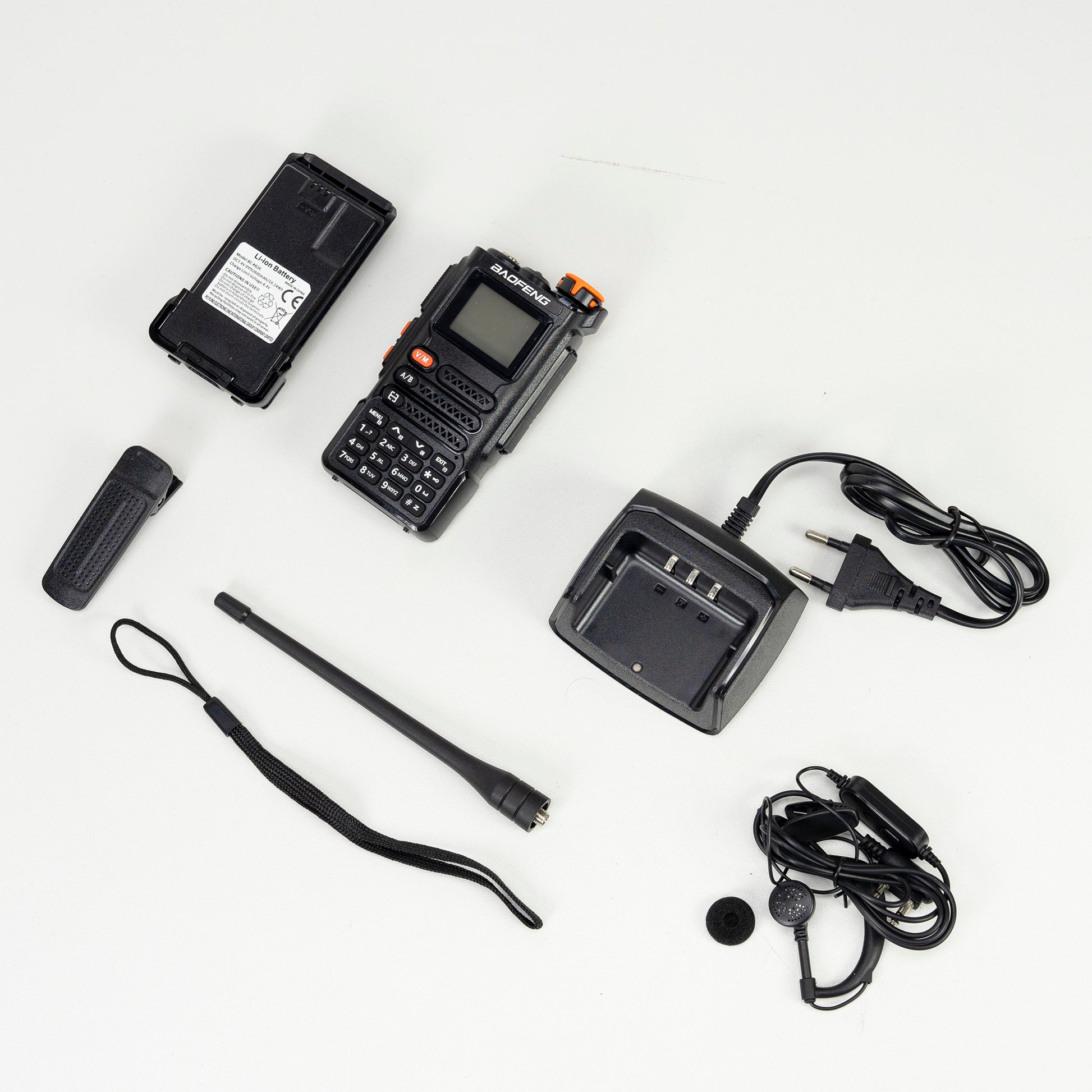 Statie radio portabila VHF/UHF Baofeng BF-K62, triband, 999CH, VOX, Scan, Radio FM, Li-Ion 2600 mAh