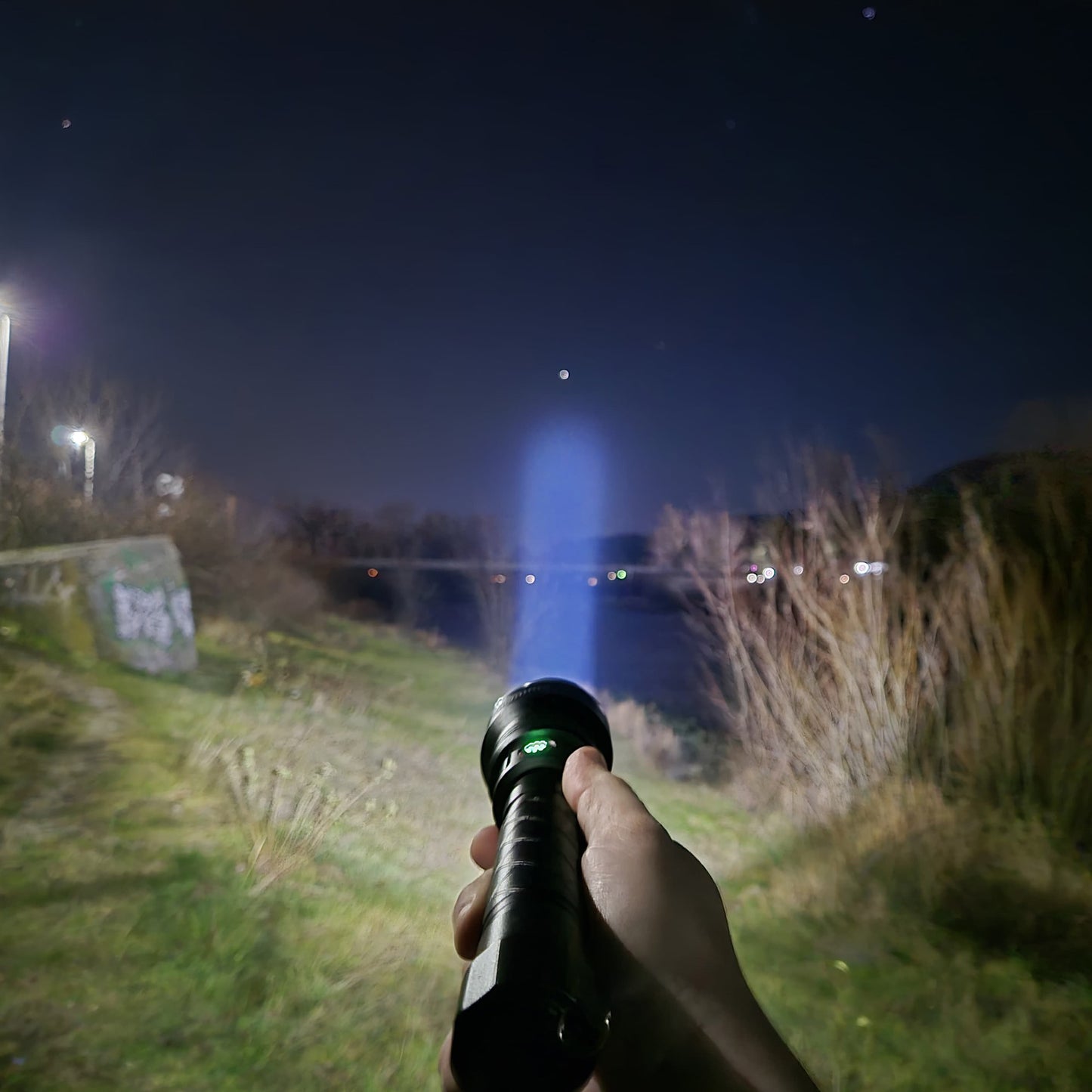 Lanterna PNI Adventure F410 din aluminiu, cu LED 10W, 700 lumeni, pana la 250 m, IP44, USB Tip C, acumulatori 3000mAh inclusi