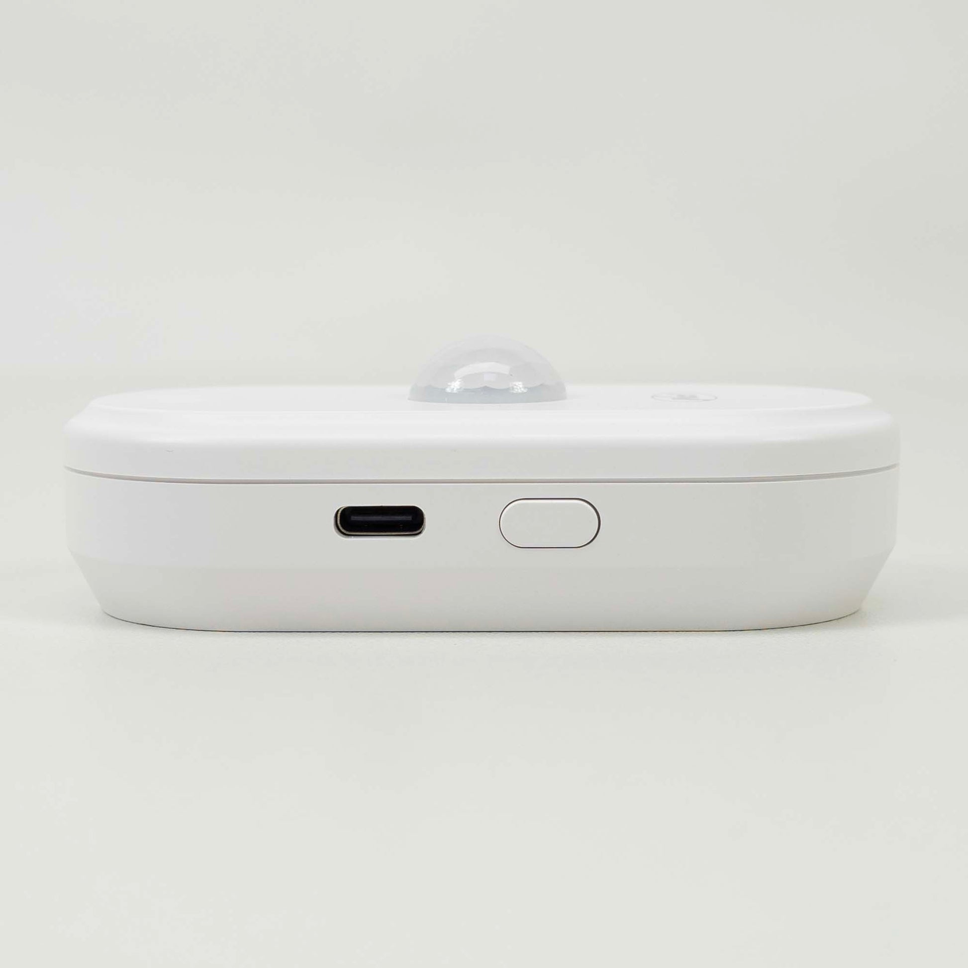 Senzor de miscare PIR PNI SafeHouse HS401 cu Wi-Fi, compatibil cu aplicatia Tuya, alarma sonora 80dB, difuzor incorporat, alimentare 5V USB C