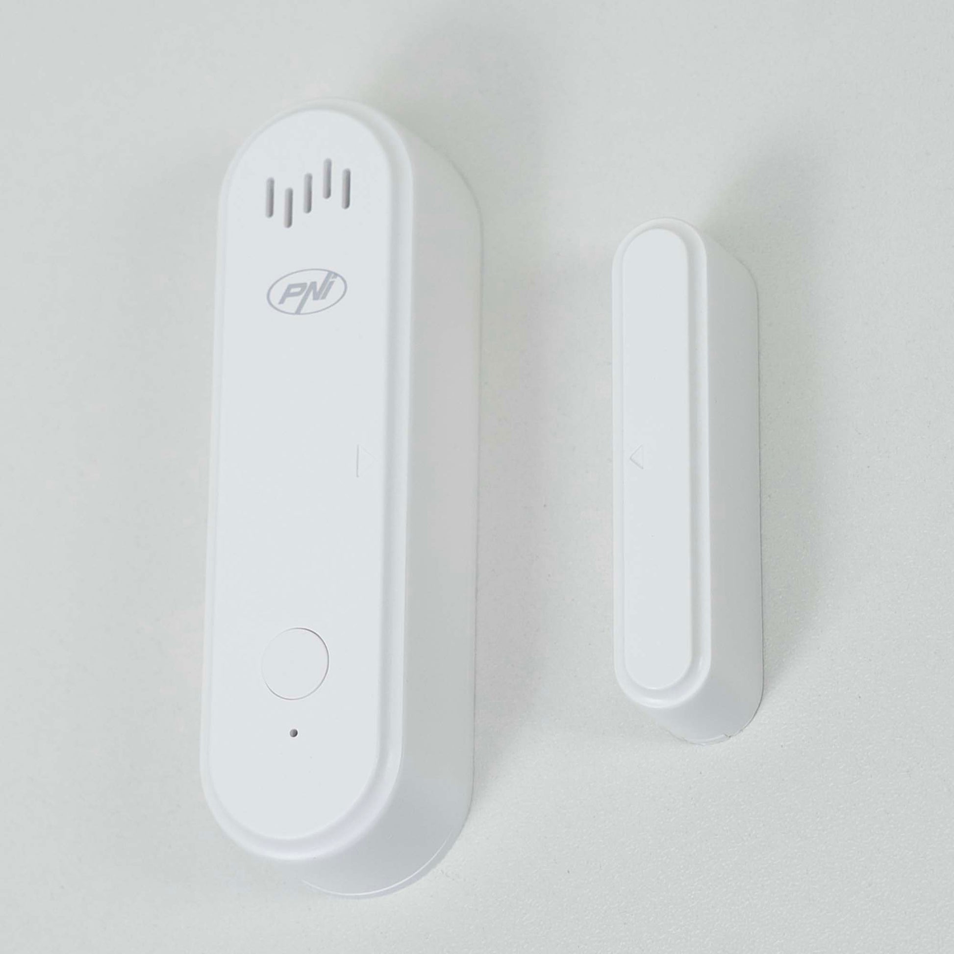Contact magnetic PNI Safe House HS301 cu Wi-Fi, pentru monitorizare usi/ferestre prin aplicatia Tuya Smart, alarma sonora 80dB, difuzor incorporat, volum reglabil, functie armare/dezarmare, alimentare 3V