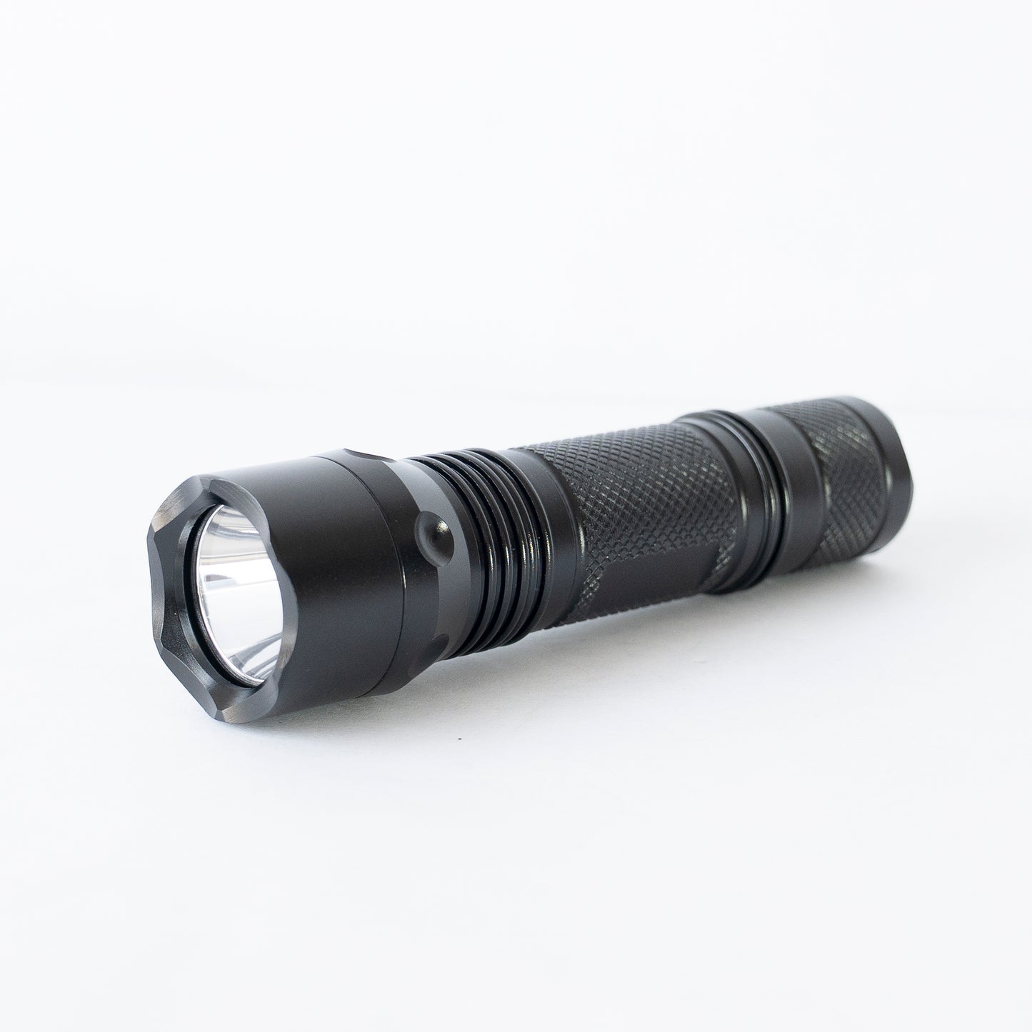 Lanterna PNI Adventure FDW28 5W, 650 lm, pana la 200 m, acumulator 18650 3000mAh