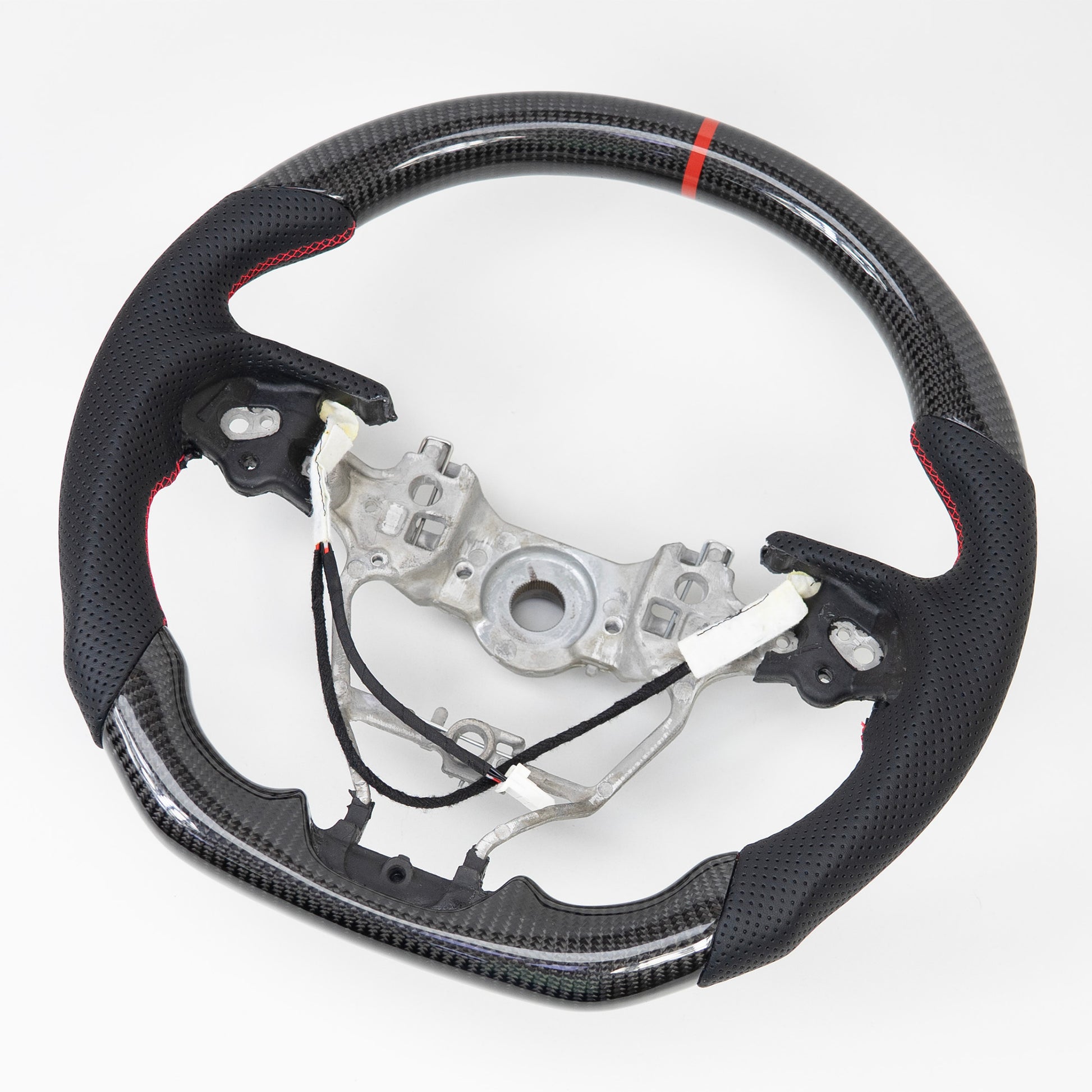Volan cu insertii de carbon si incalzire pentru Toyota RAV 4